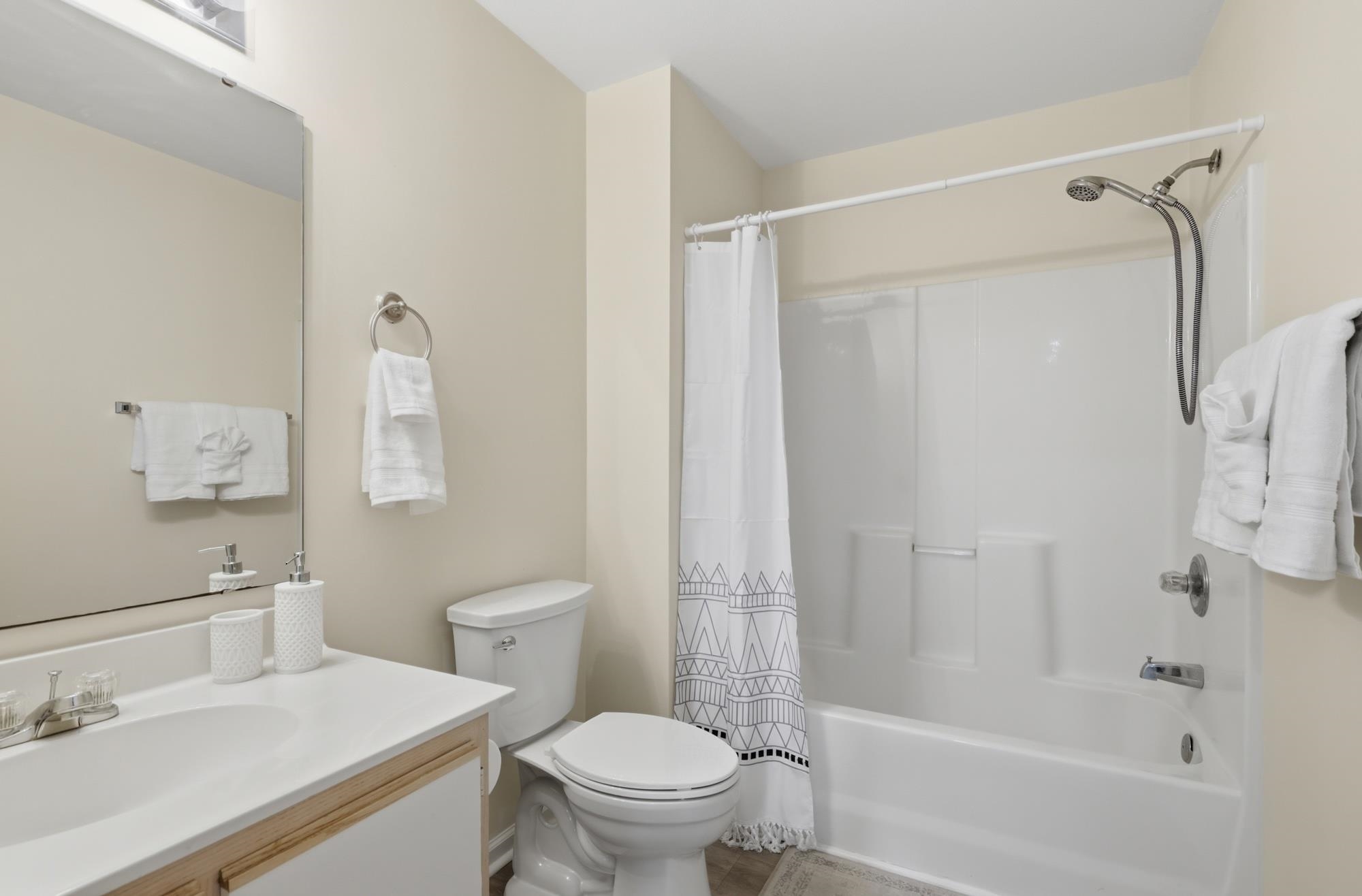 1242 River Oaks Dr. Property Photo 12