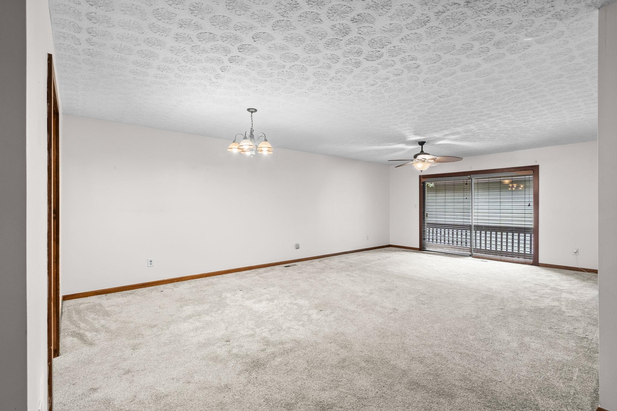 404 N 72nd Ave. Property Photo 4