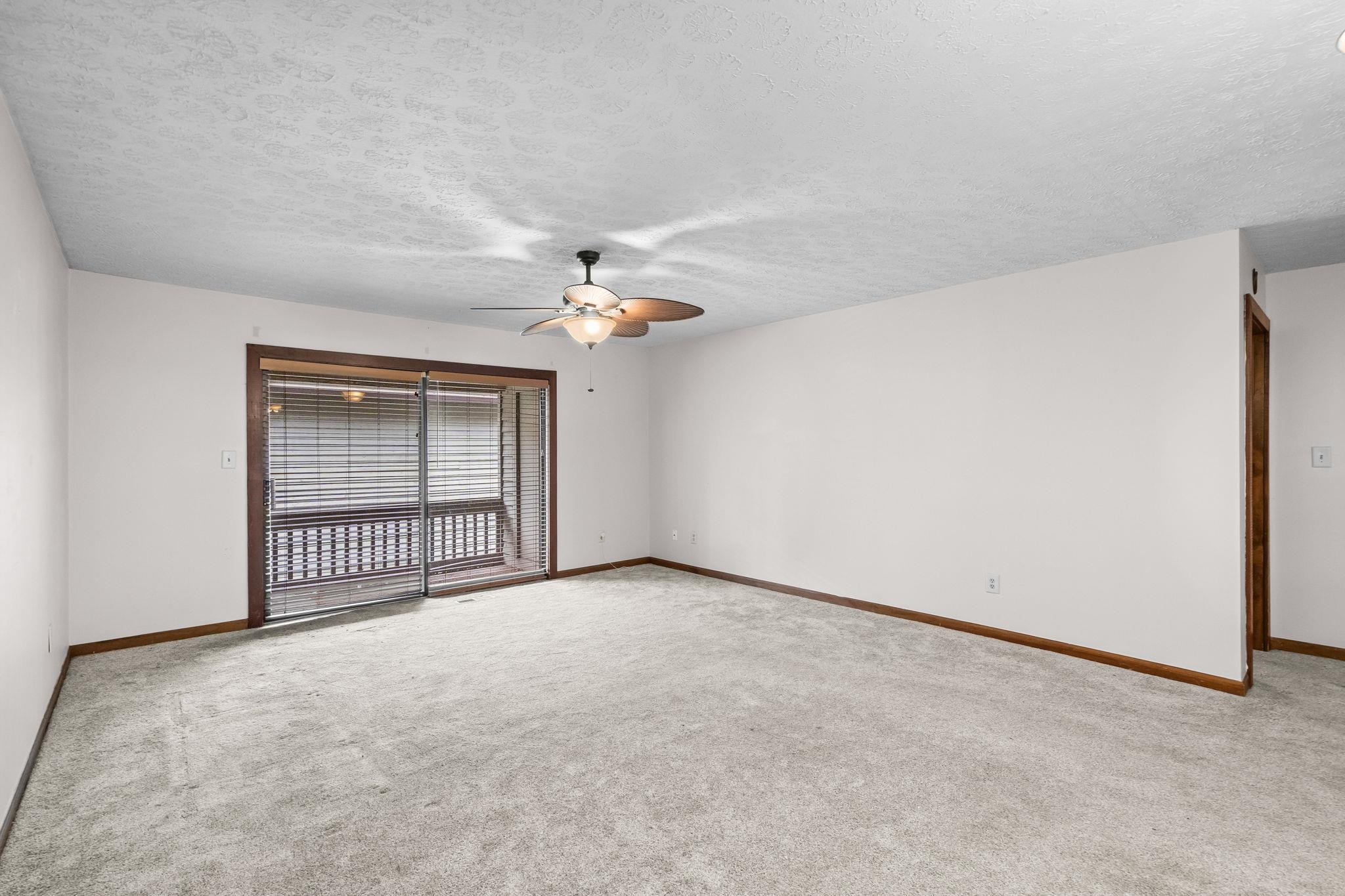 404 N 72nd Ave. Property Photo 5