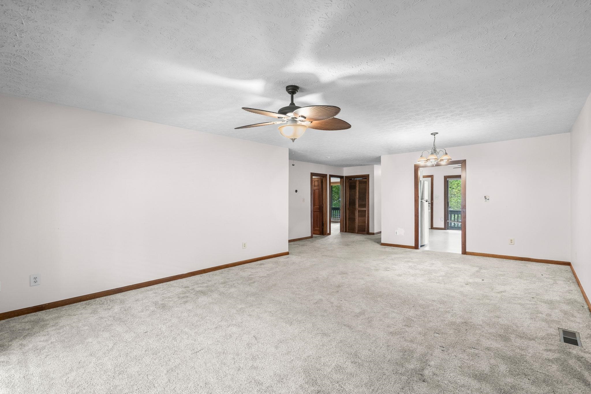404 N 72nd Ave. Property Photo 6