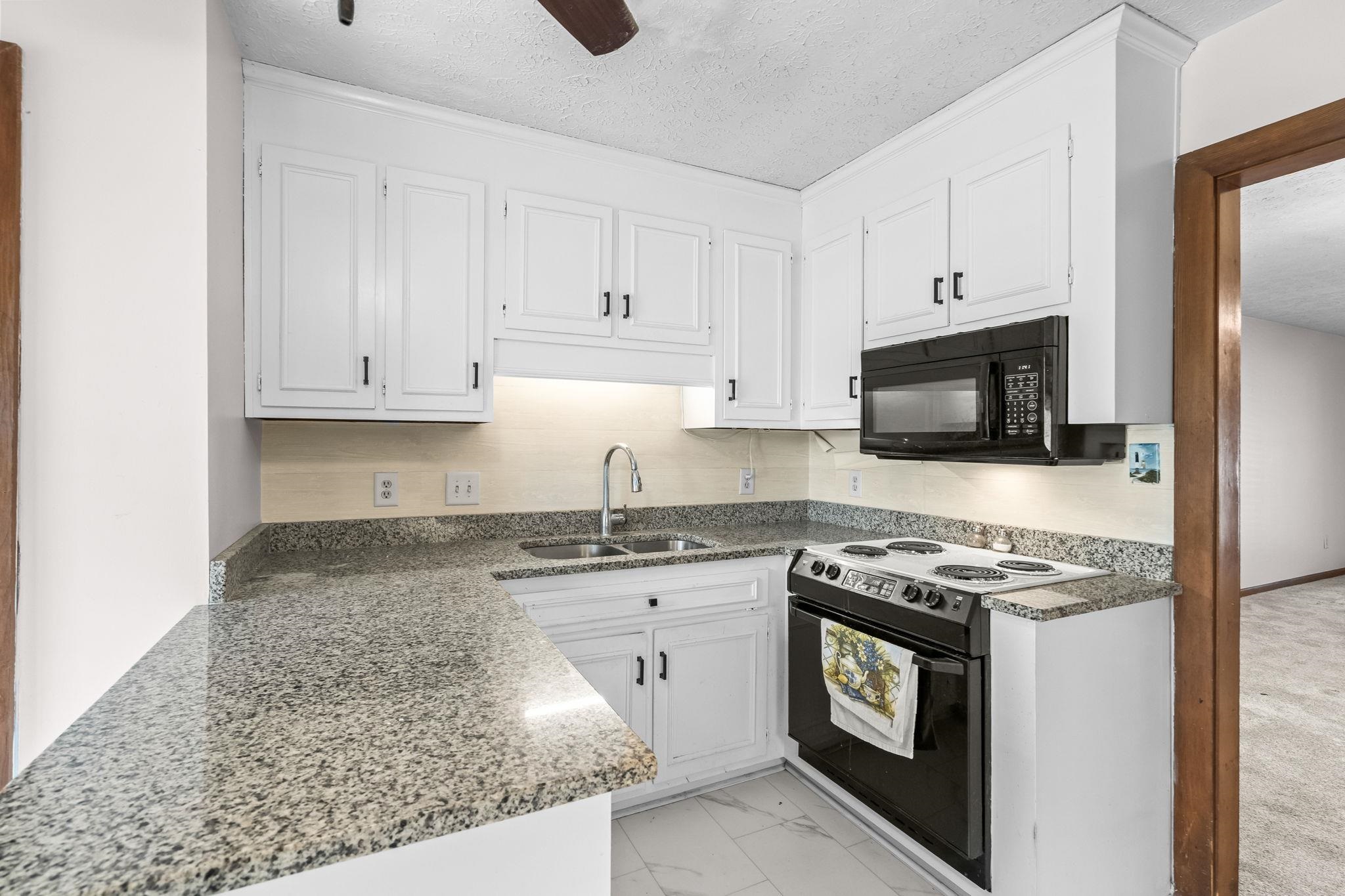404 N 72nd Ave. Property Photo 12