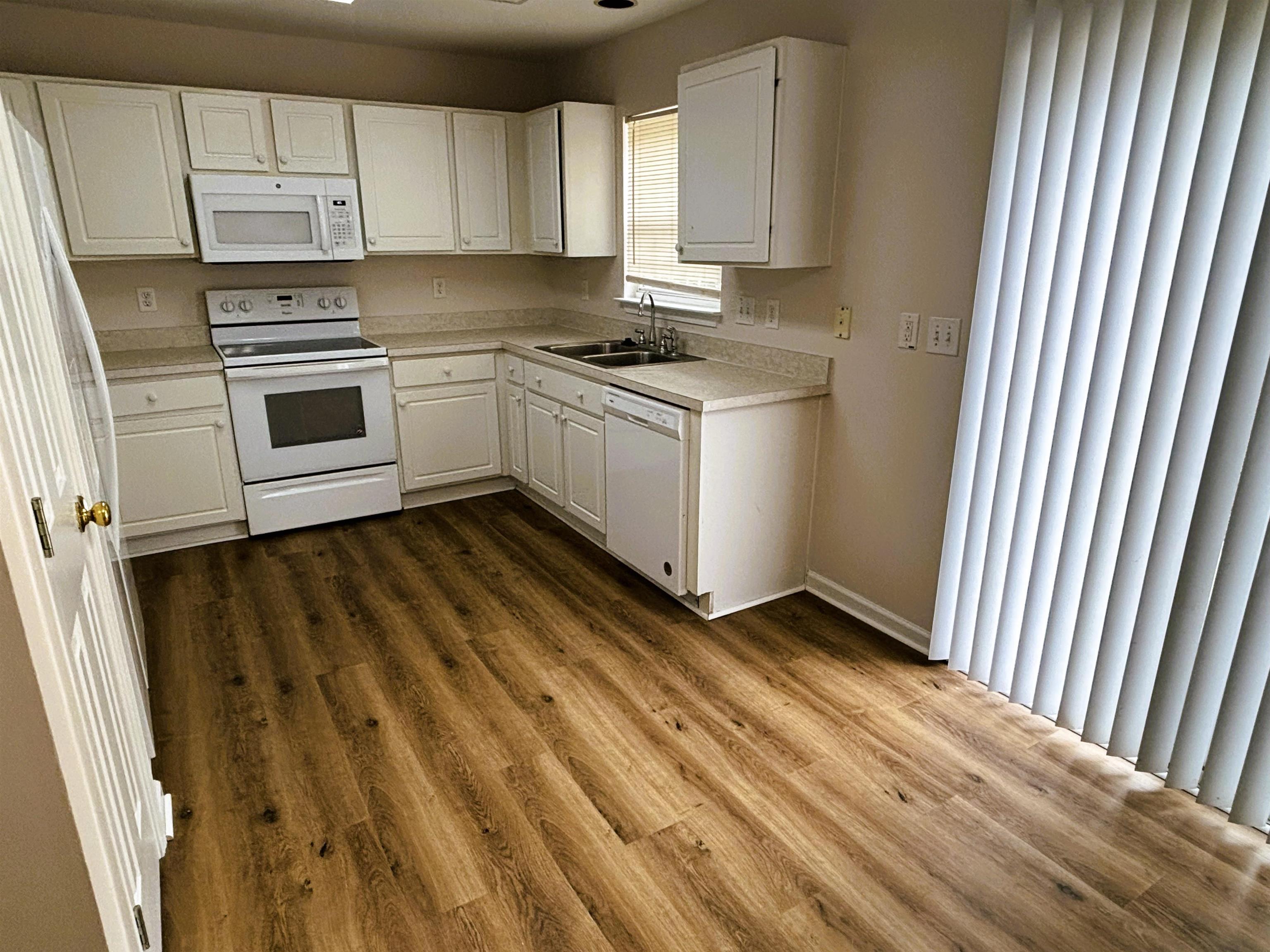 9050 Gatewick Ct. Property Photo 6