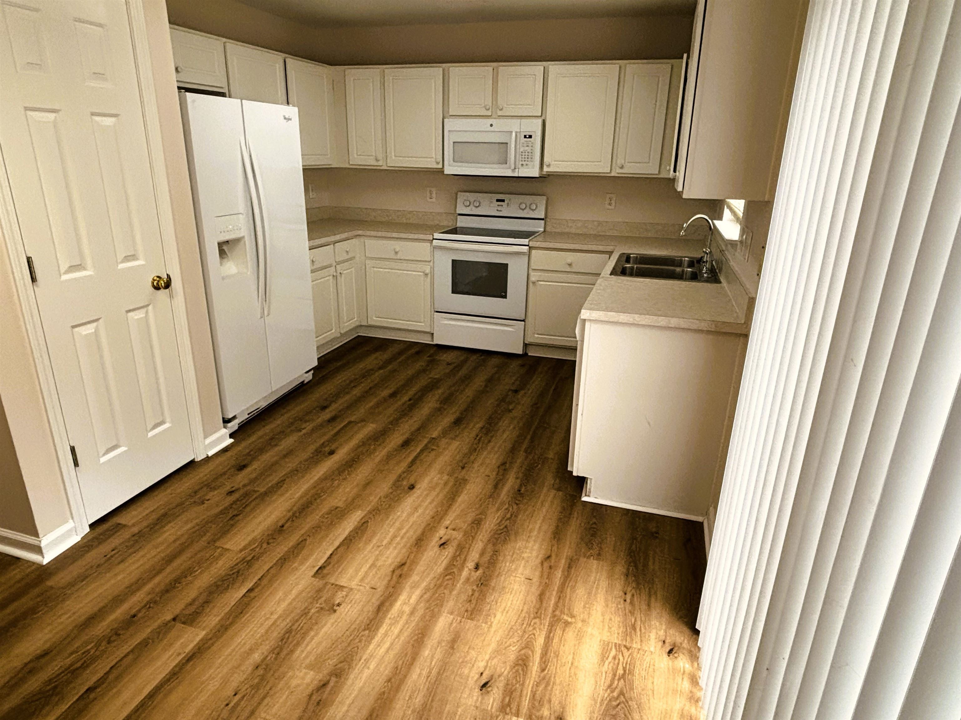 9050 Gatewick Ct. Property Photo 7