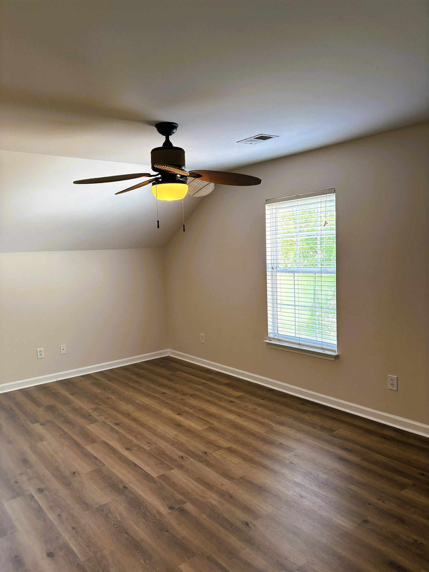9050 Gatewick Ct. Property Photo 14
