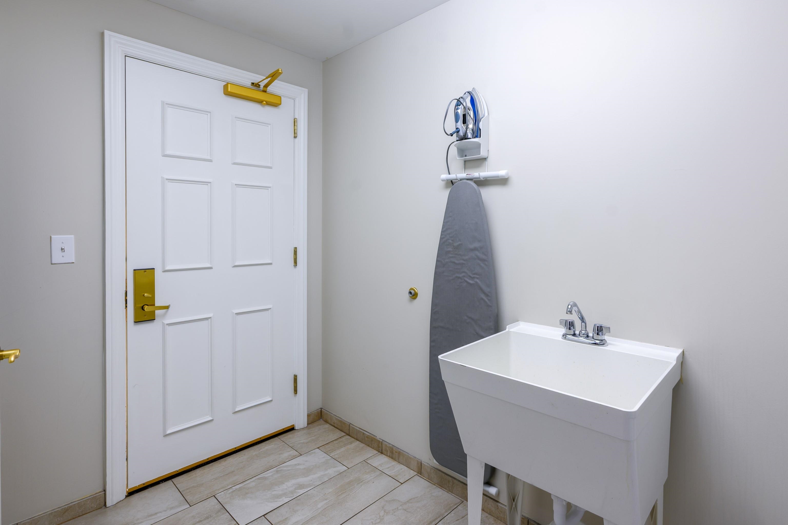 8500 Margate Circle Property Photo 17