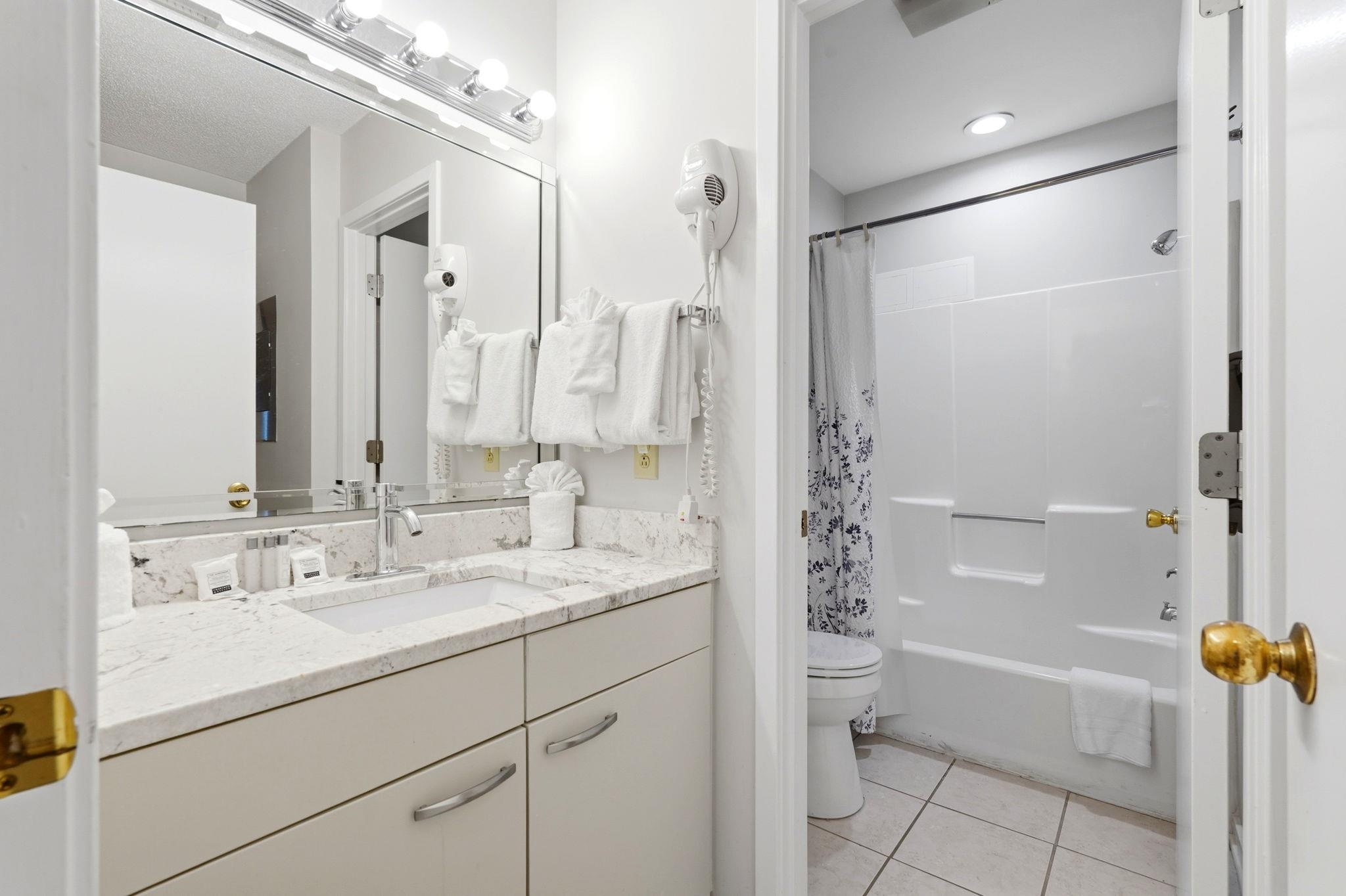 110 Hartland Dr. Property Photo 6