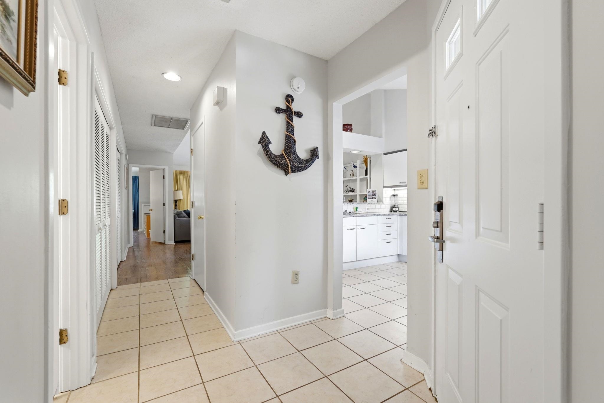 110 Hartland Dr. Property Photo 8