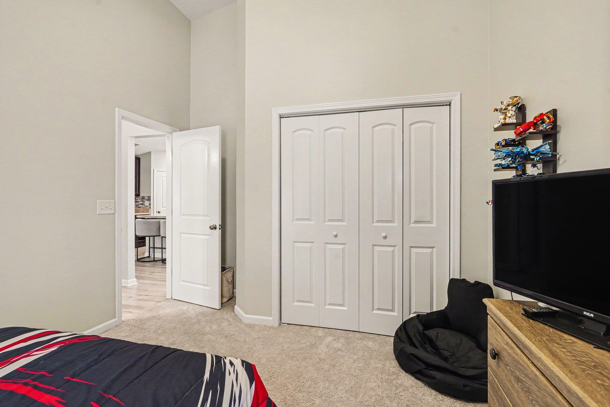400 Stafford Dr. Property Photo 14
