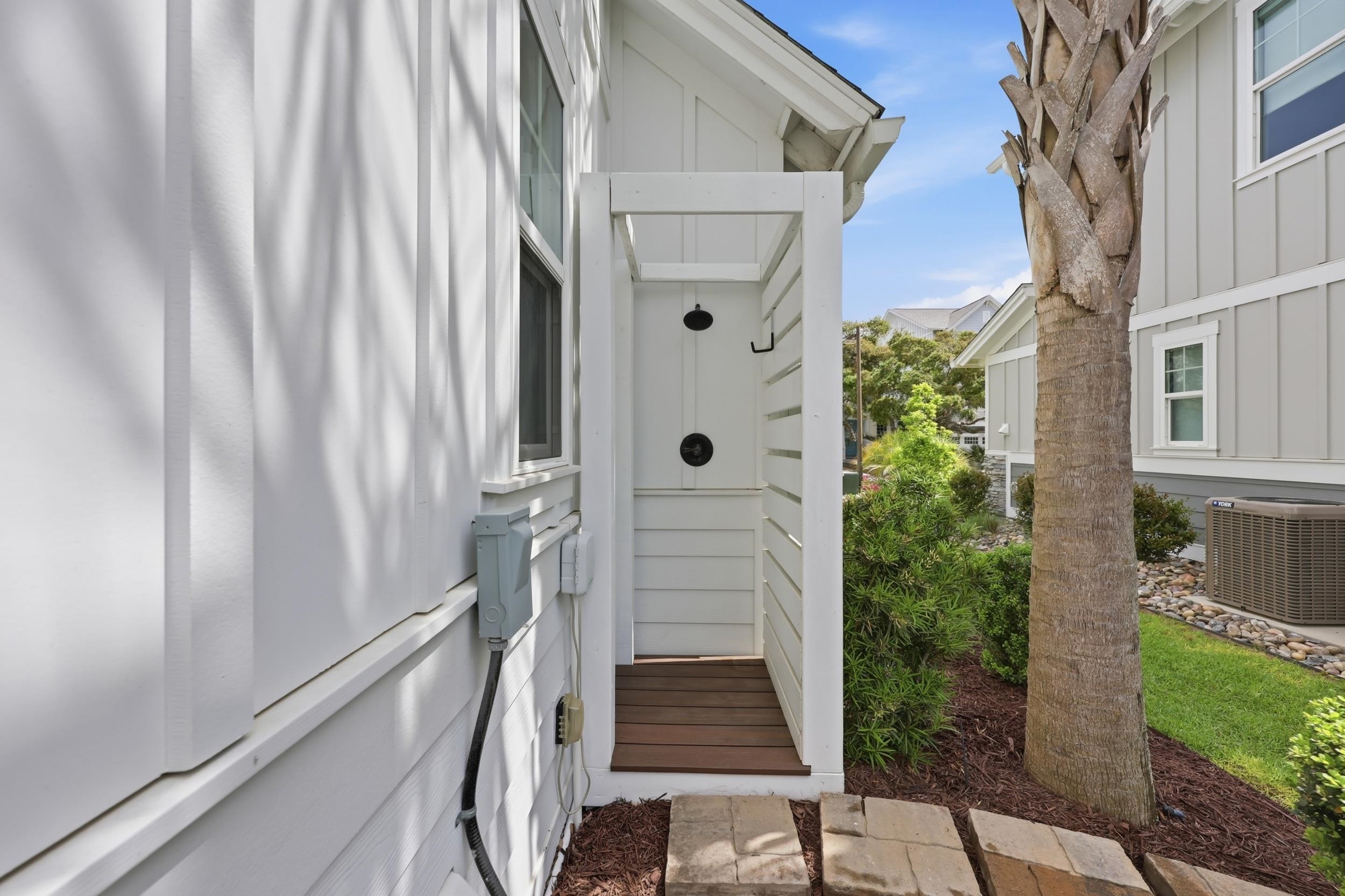 5323 Ocean Village Dr. Property Photo 6