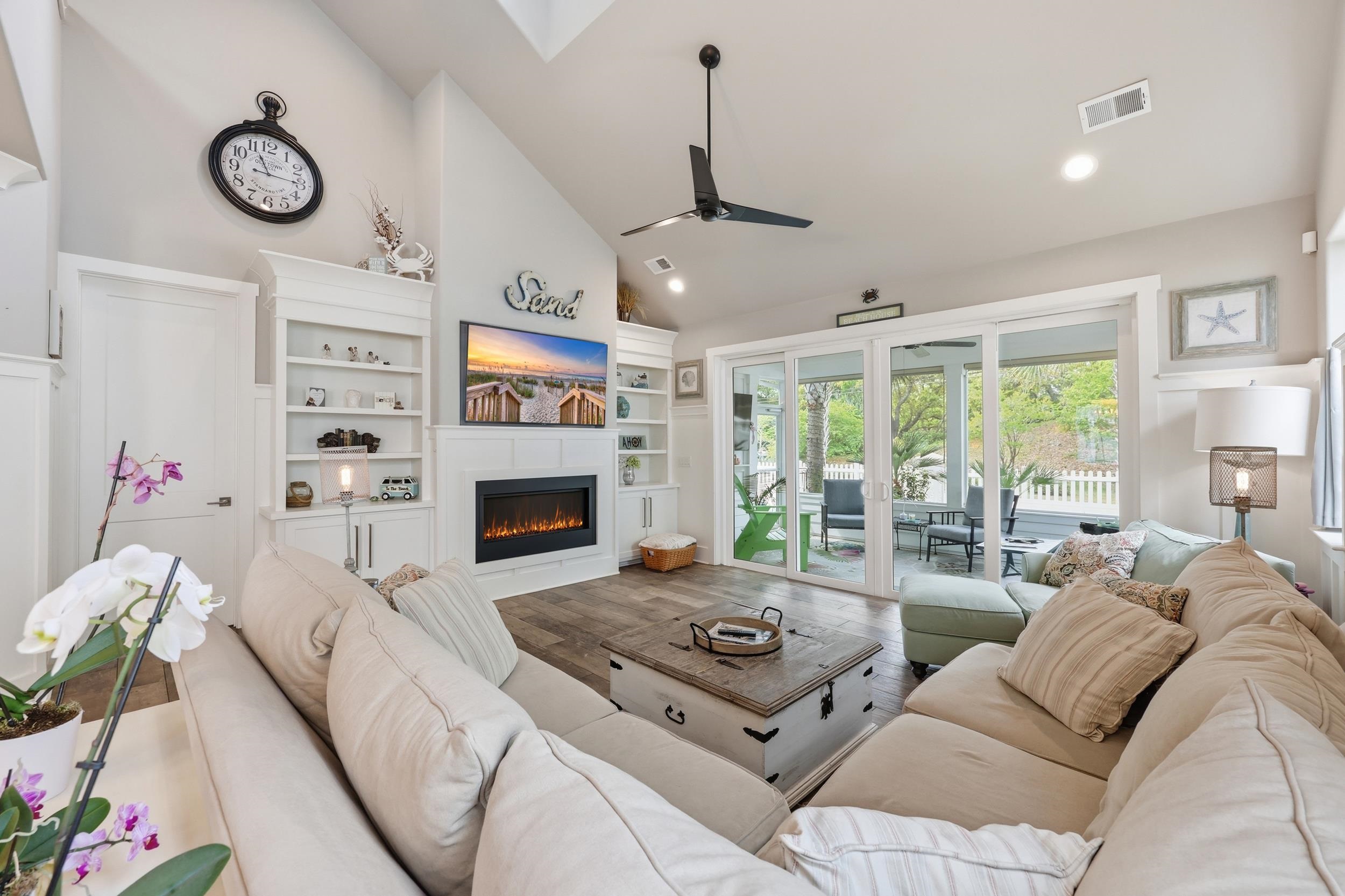 5323 Ocean Village Dr. Property Photo 8