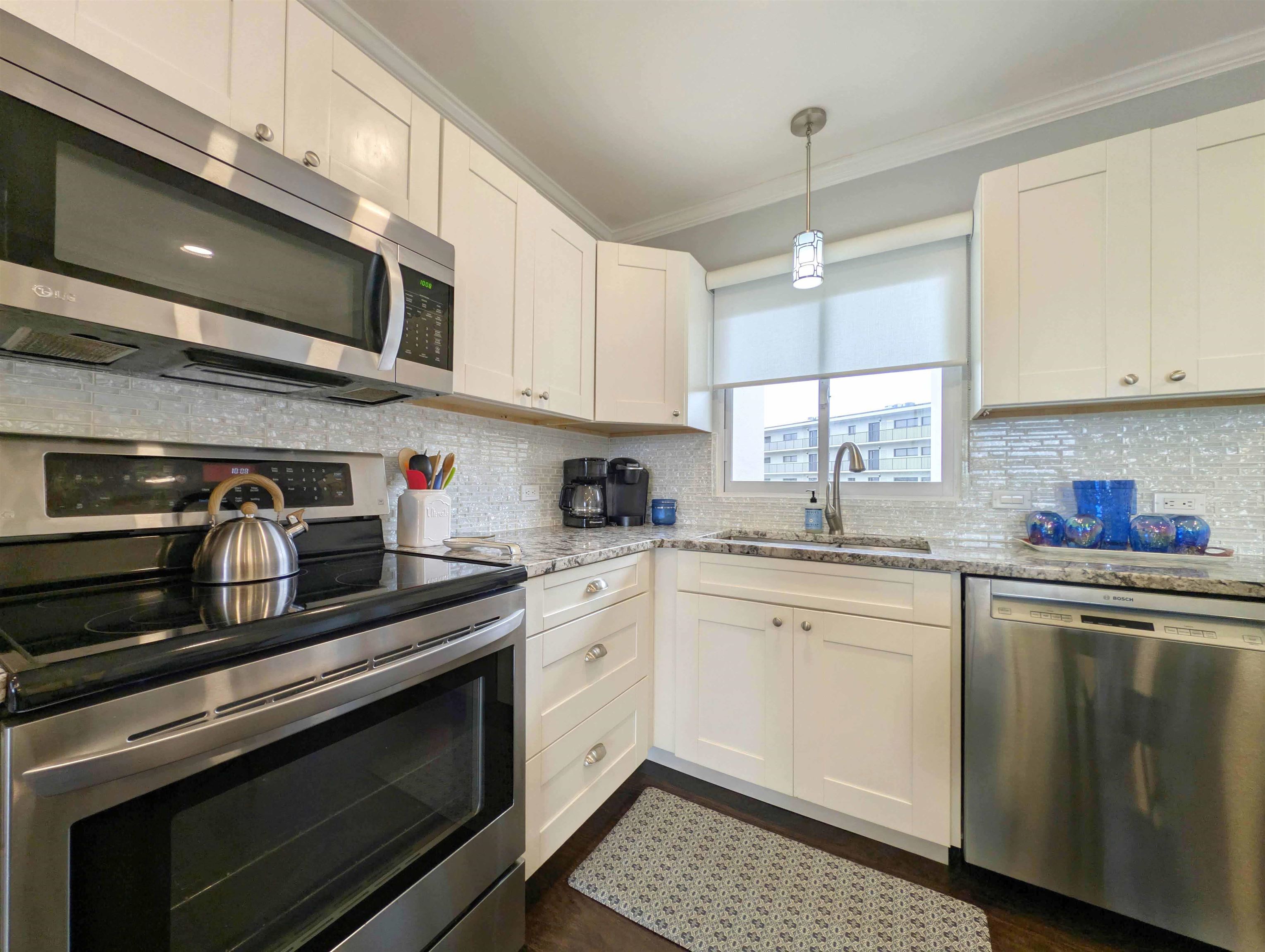 423 Parker Dr. Property Photo 11