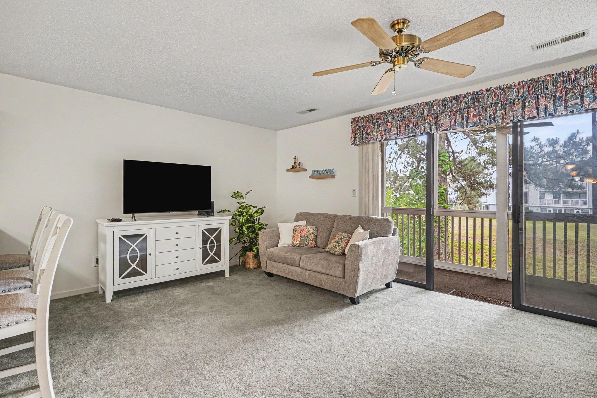 1095 Plantation Dr. W Property Photo 4