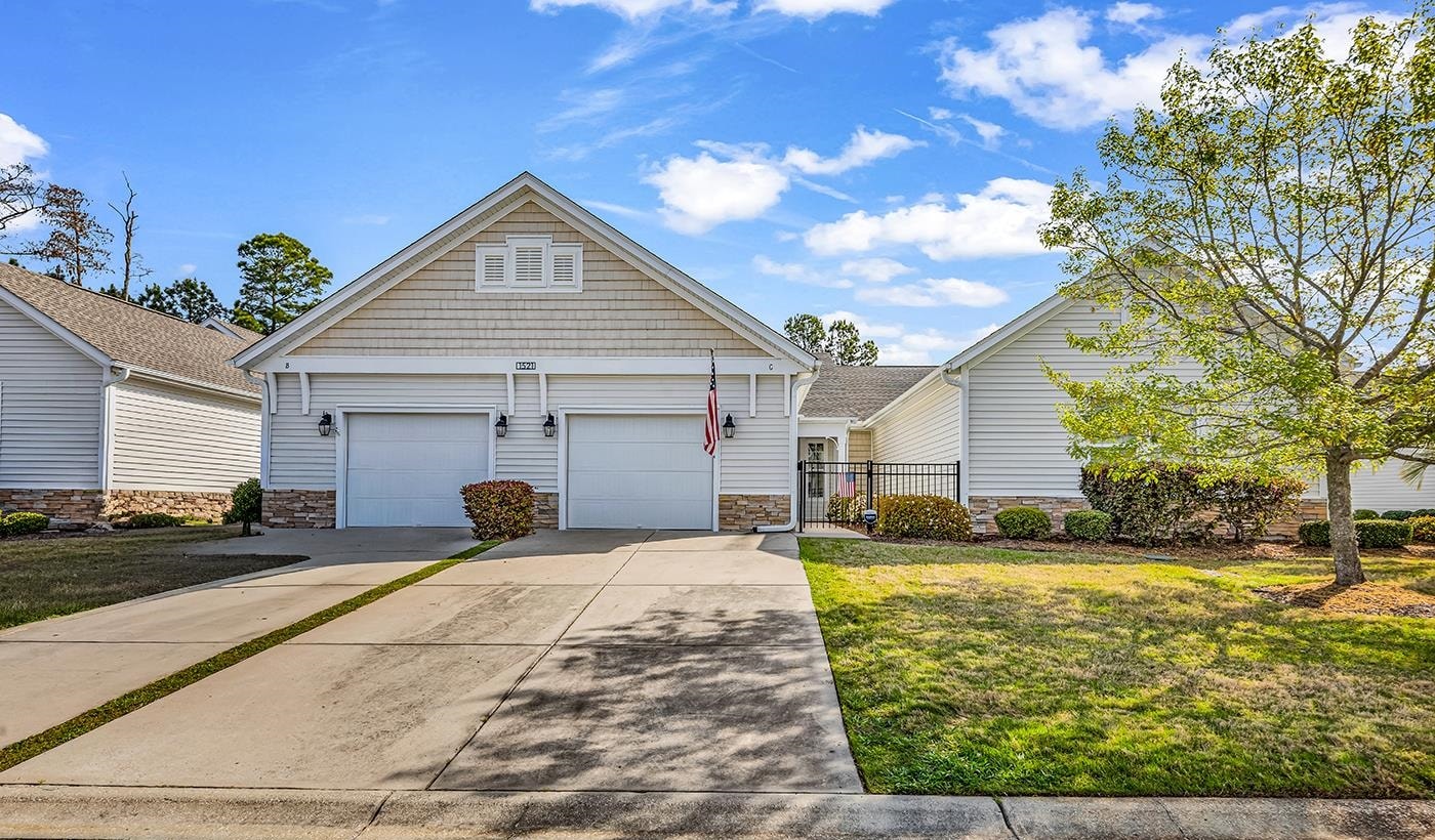 1521 Palmina Loop