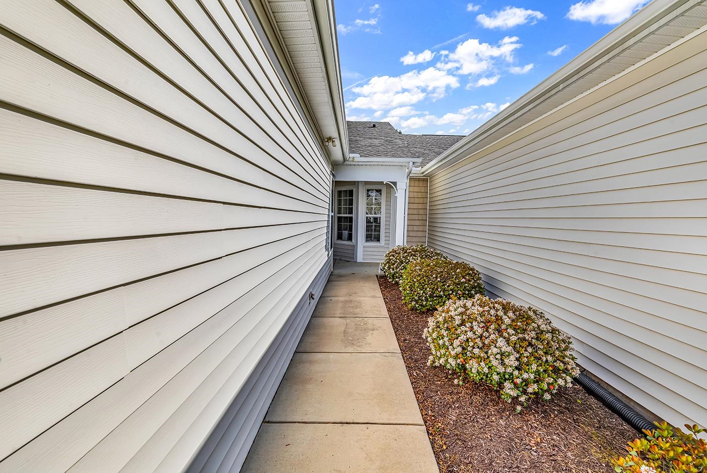 1521 Palmina Loop Property Photo 4