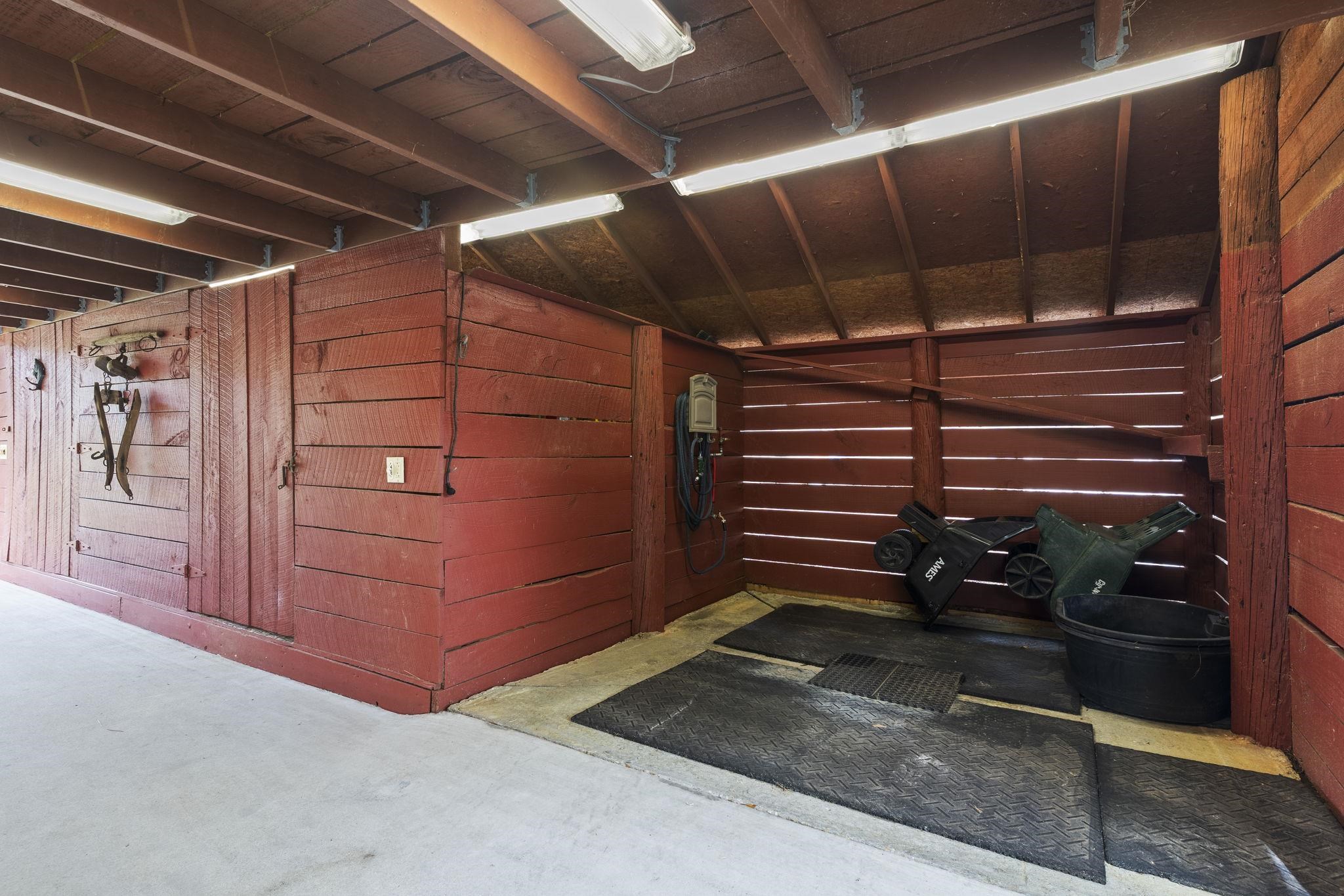 3725 Willow Springs Rd. Property Photo 6