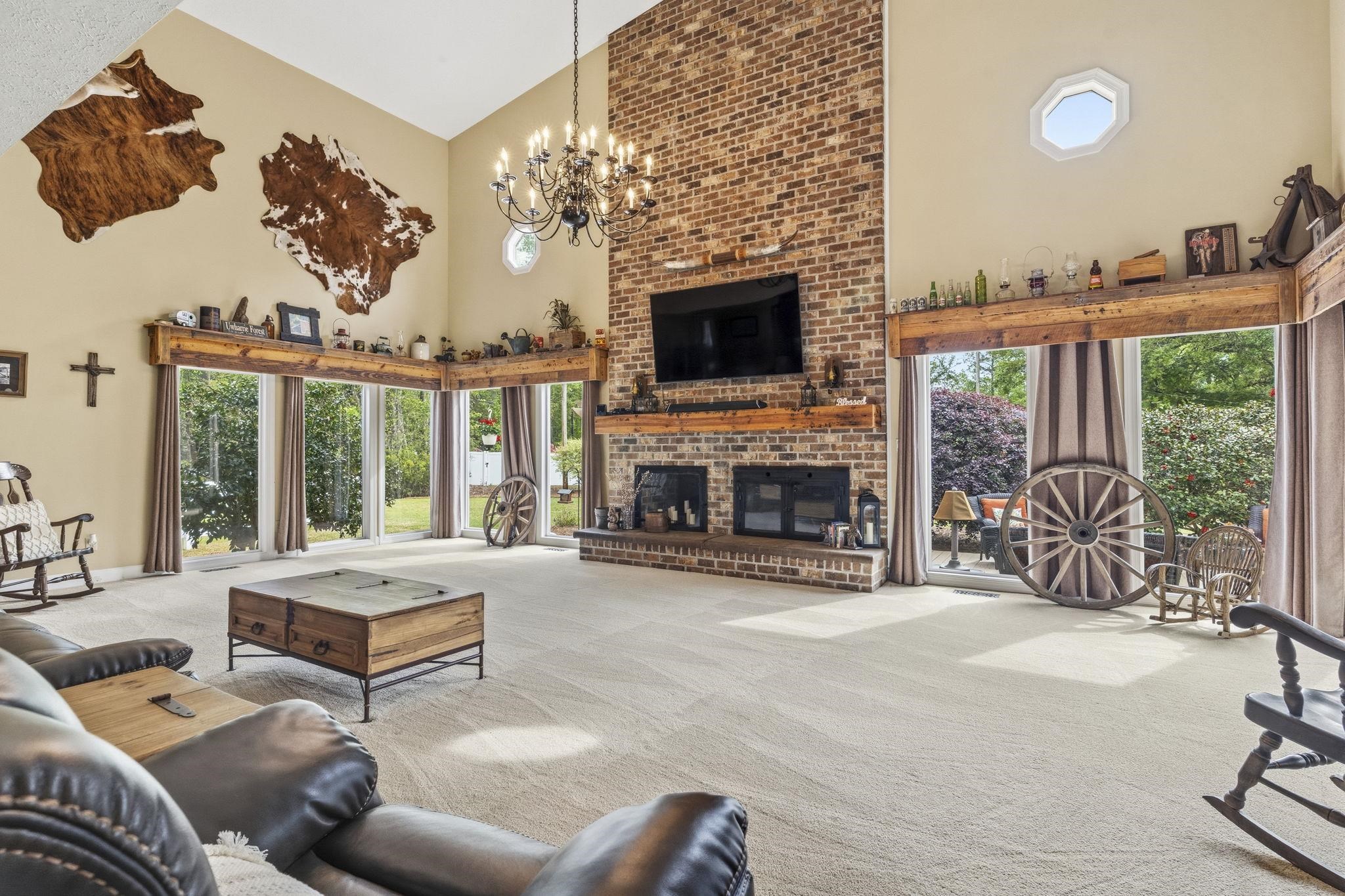 3725 Willow Springs Rd. Property Photo 8
