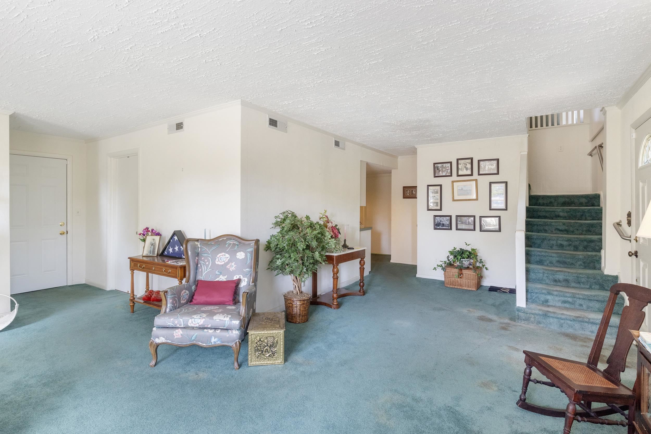 1000 Strand Ave. Property Photo 11