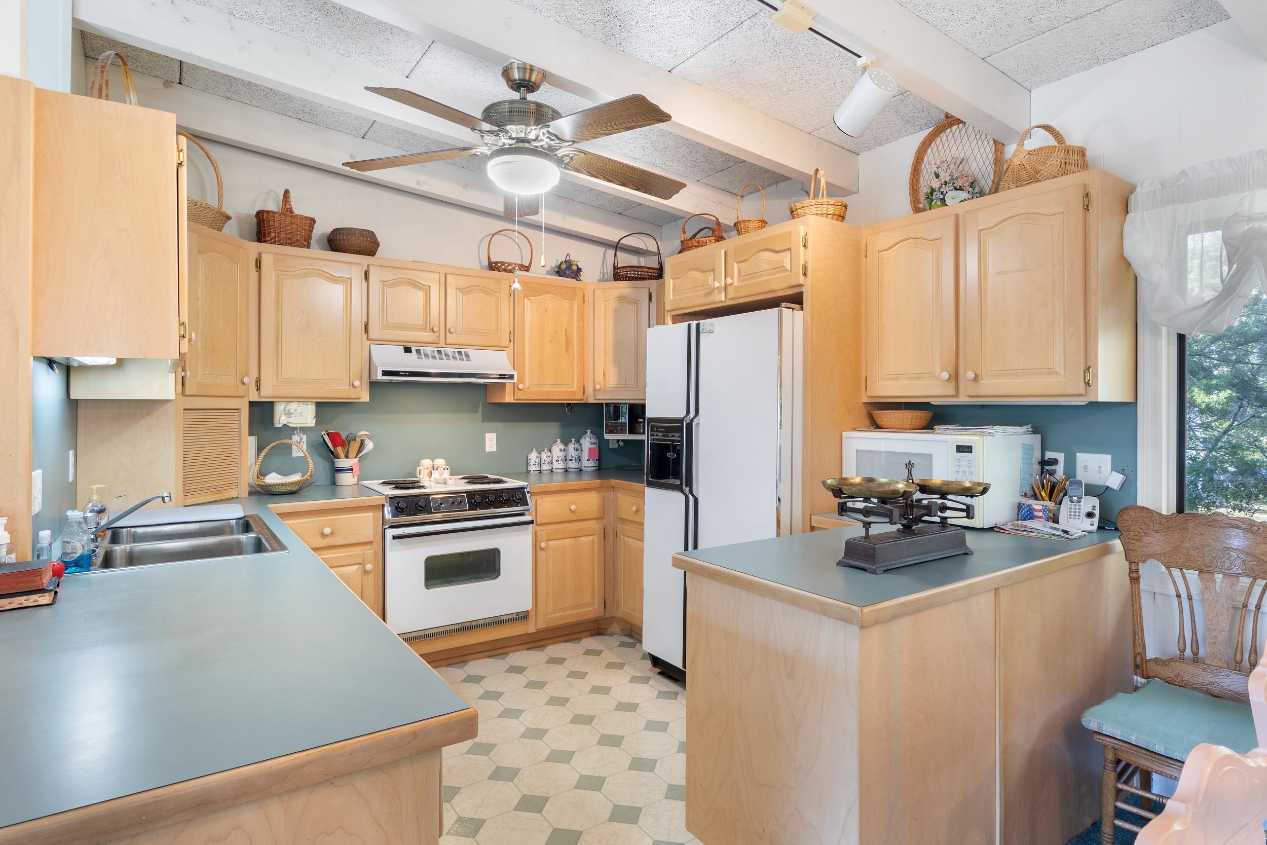 1000 Strand Ave. Property Photo 27