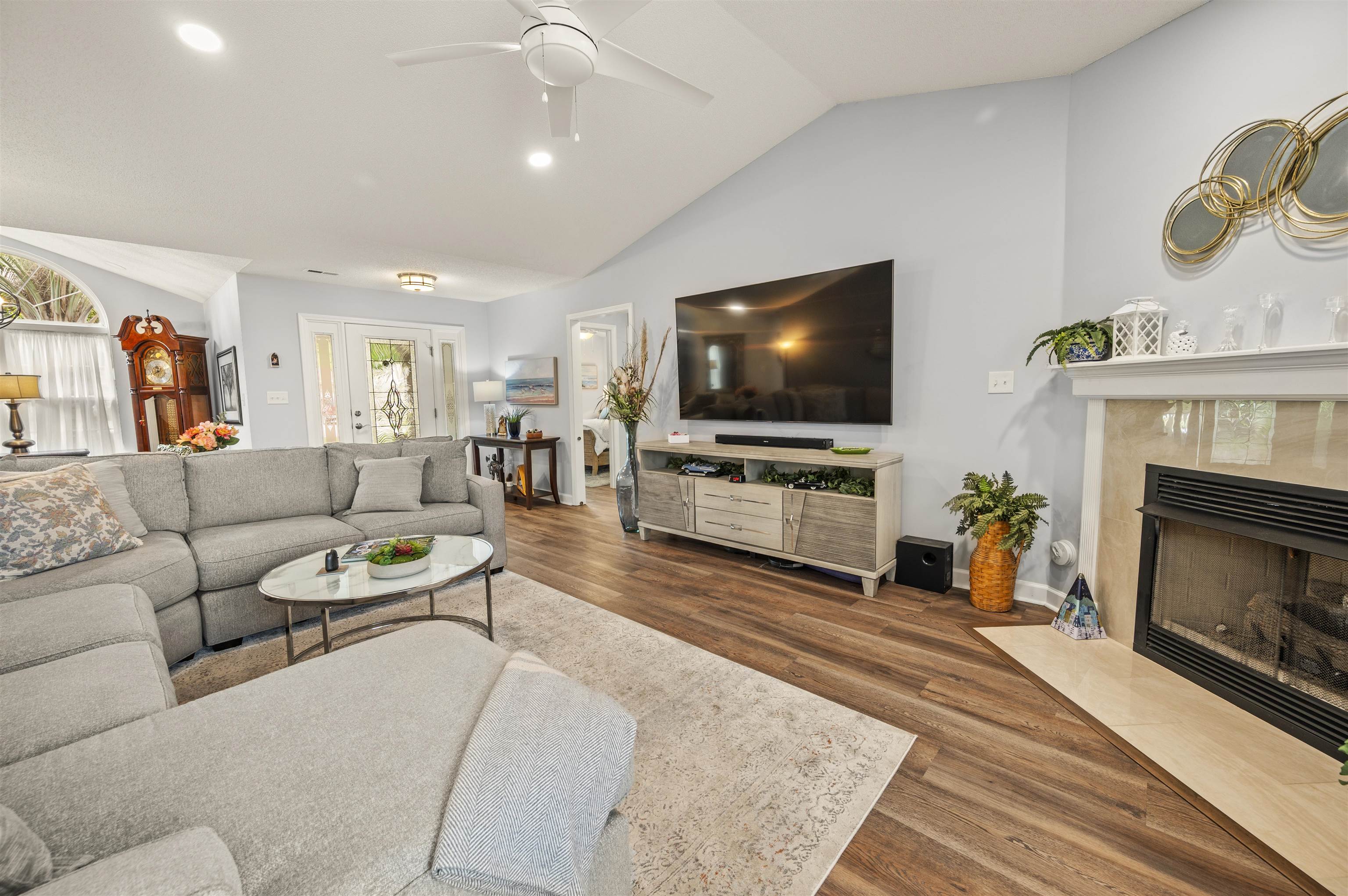 527 Quail Ct. Property Photo 4