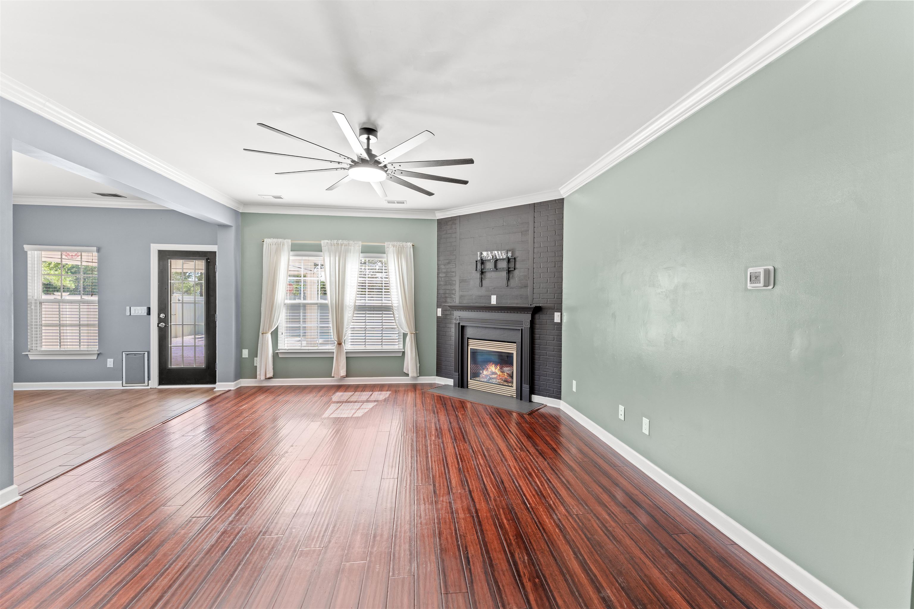 4301 Marshwood Dr. Property Photo 4