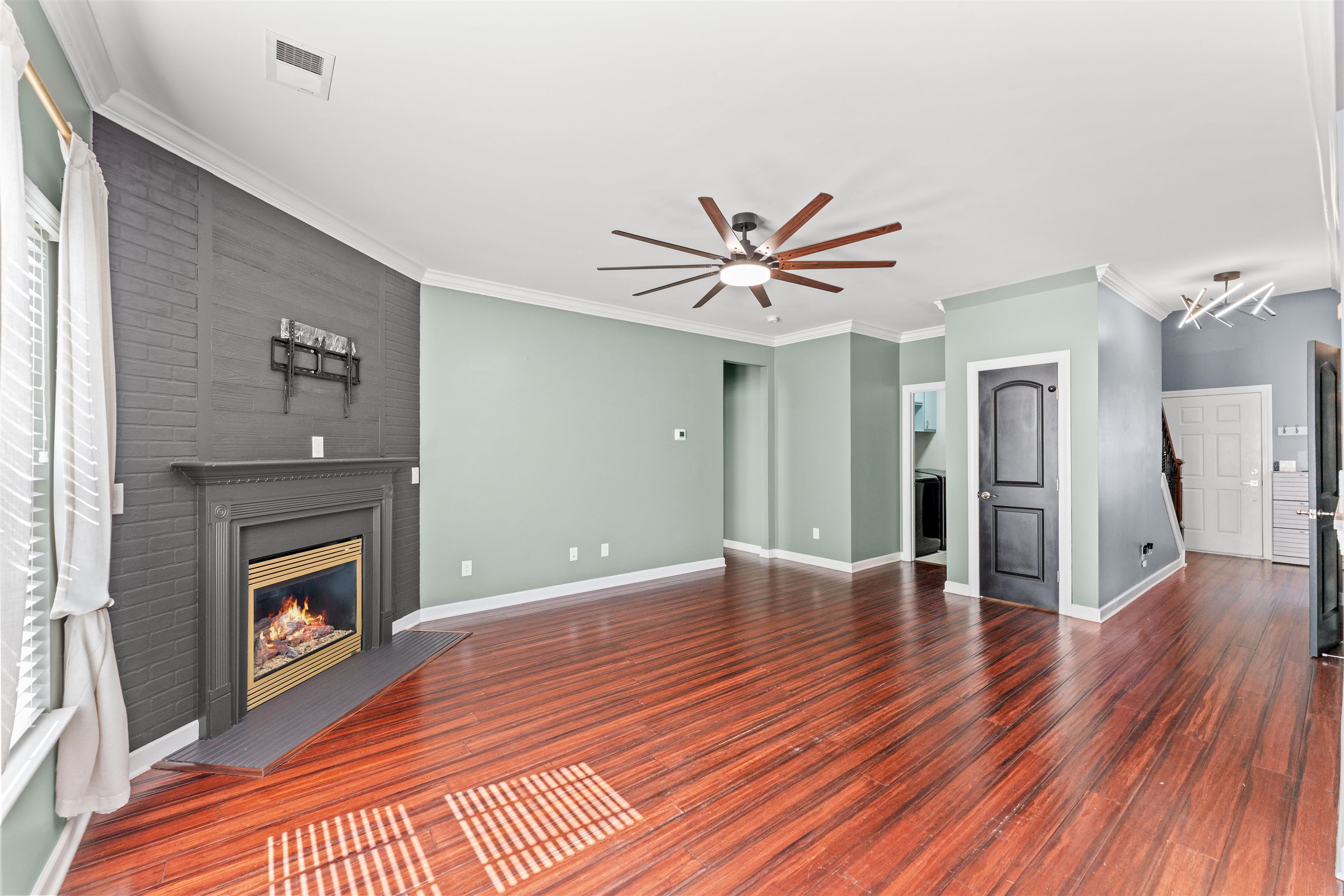 4301 Marshwood Dr. Property Photo 5