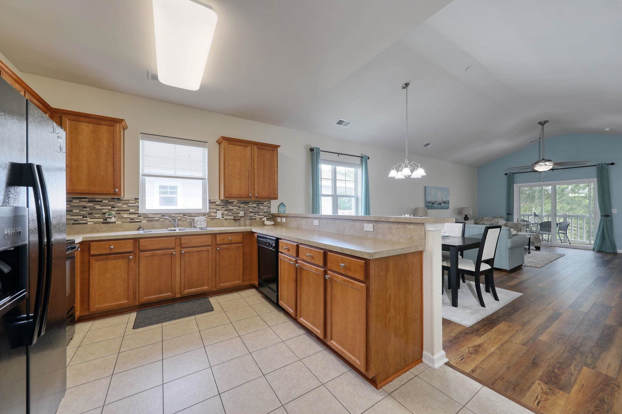 6253 Catalina Dr. Property Photo 1