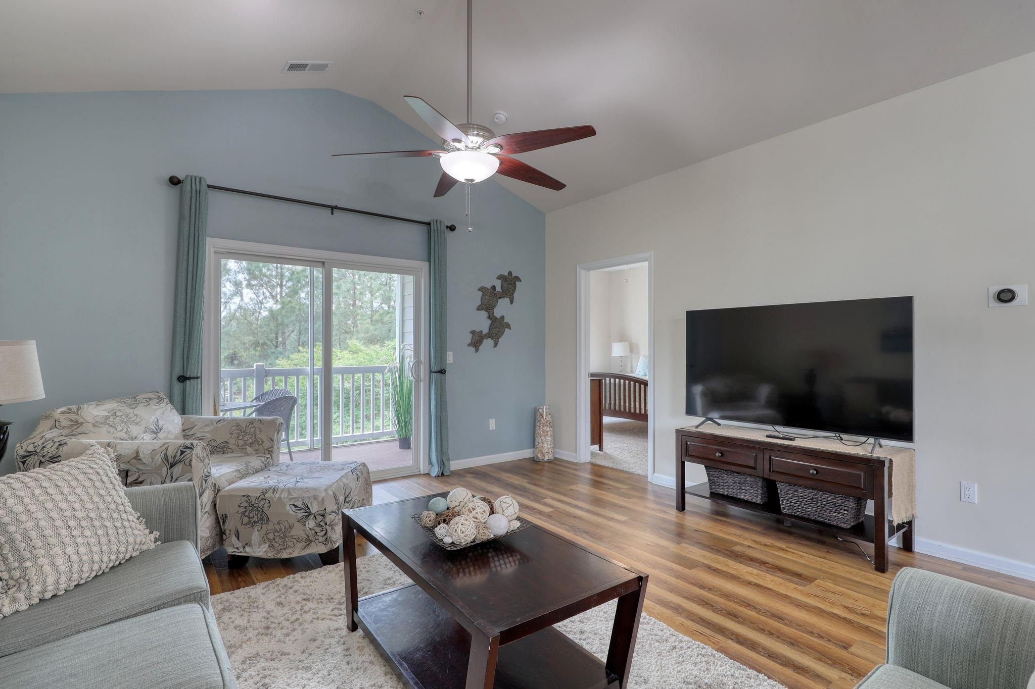 6253 Catalina Dr. Property Photo 16