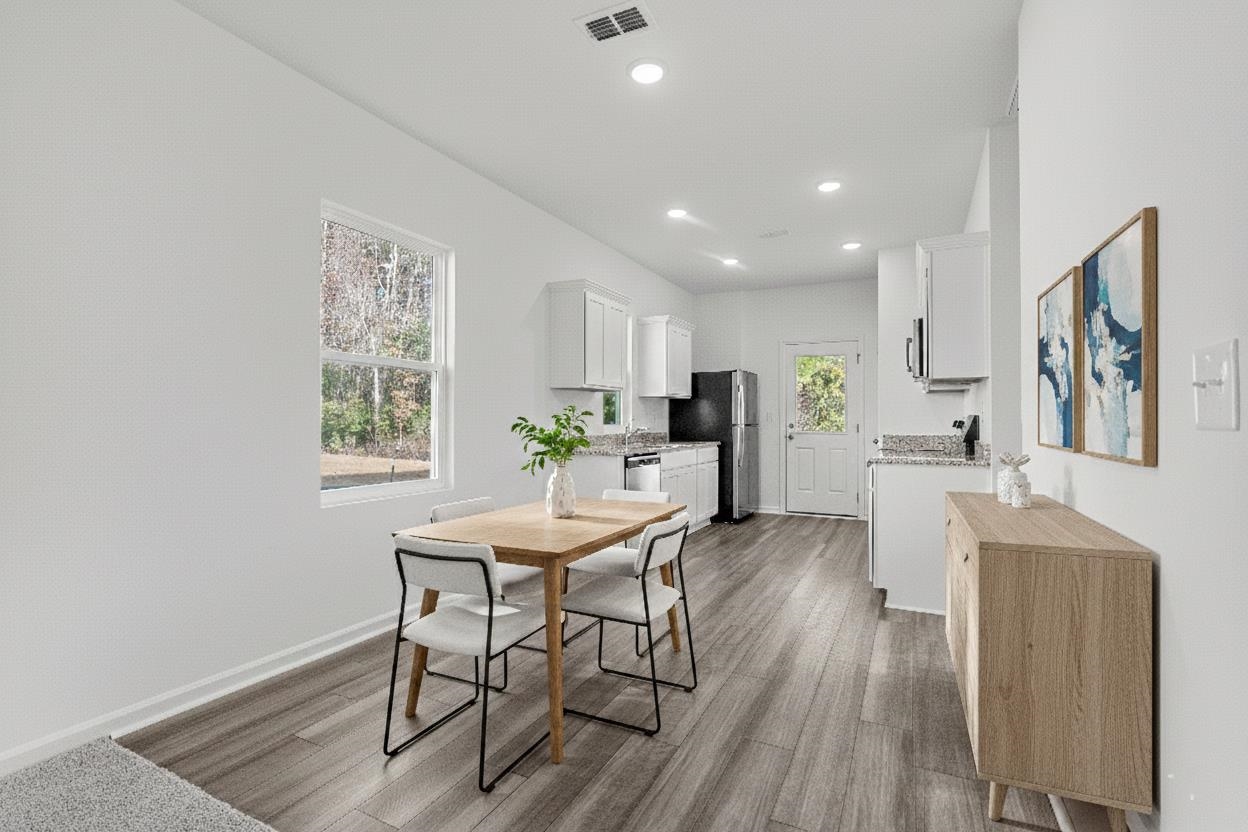 140 Admiral St Property Photo 3