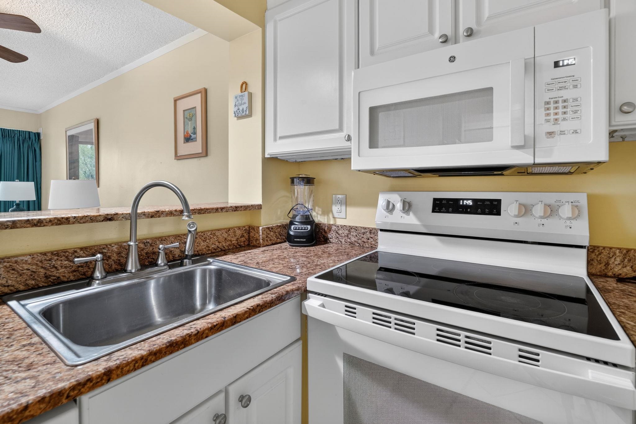 415 Ocean Creek Dr. Property Photo 7