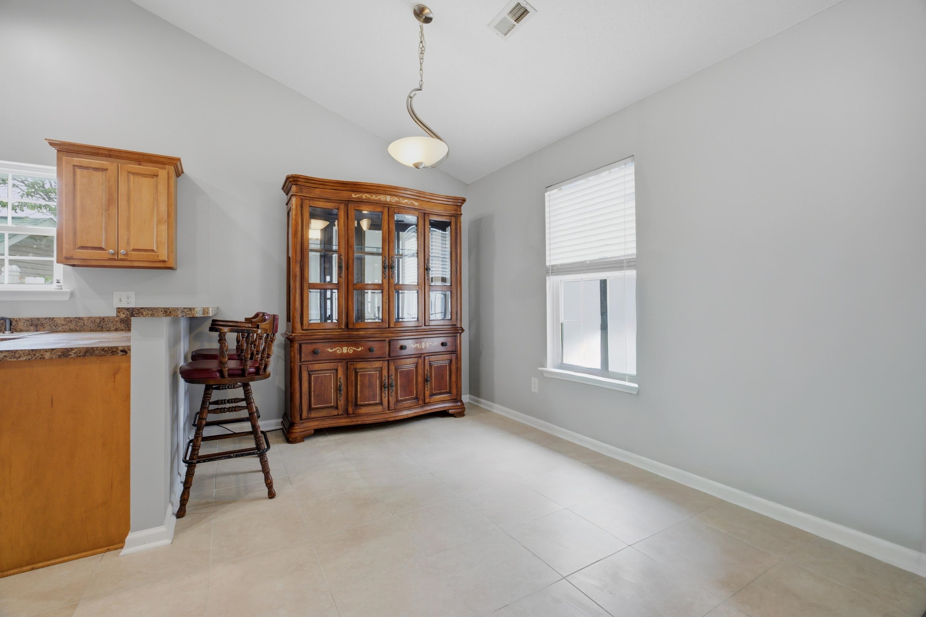 2707 Woodcreek Ln. Property Photo 10