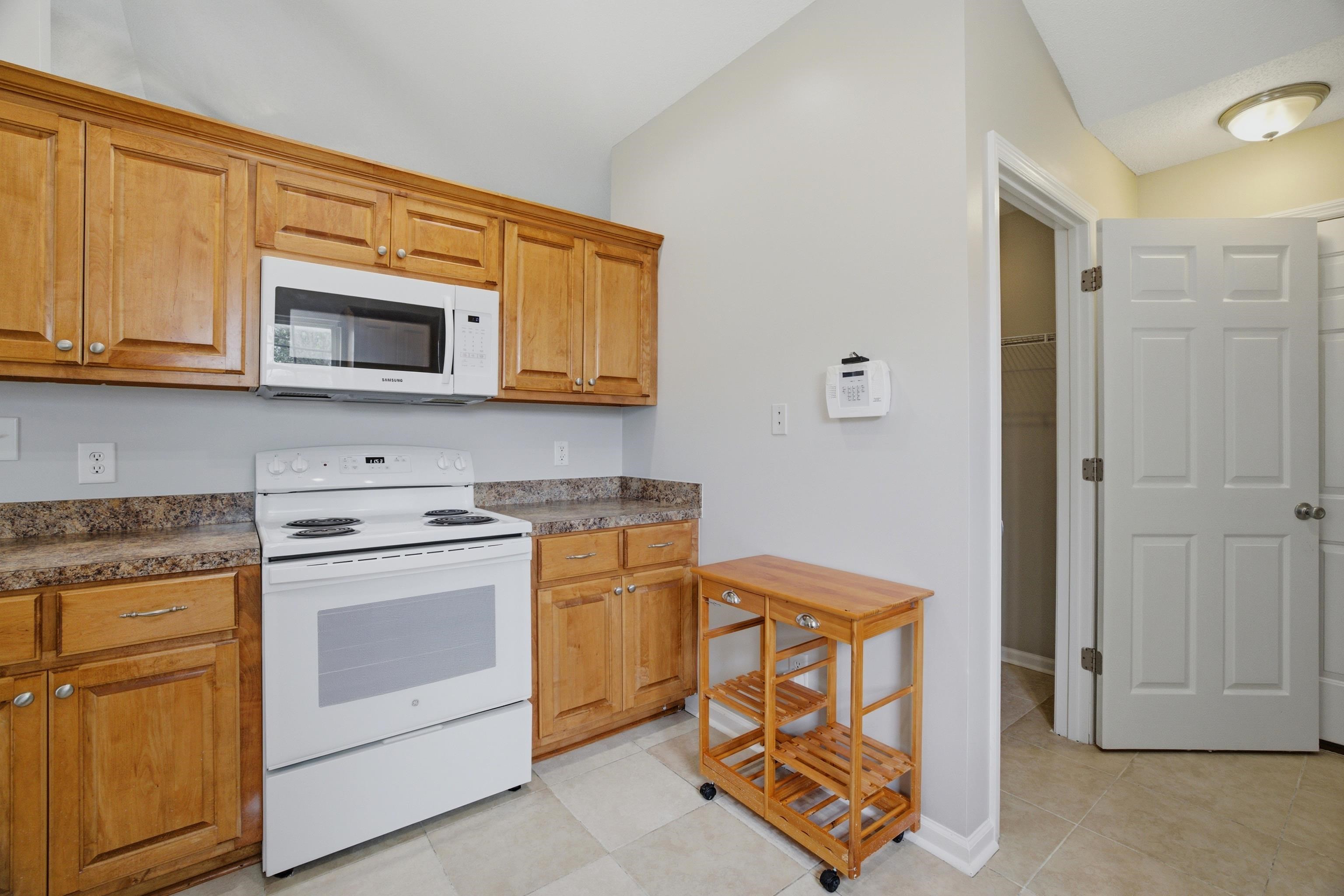 2707 Woodcreek Ln. Property Photo 14