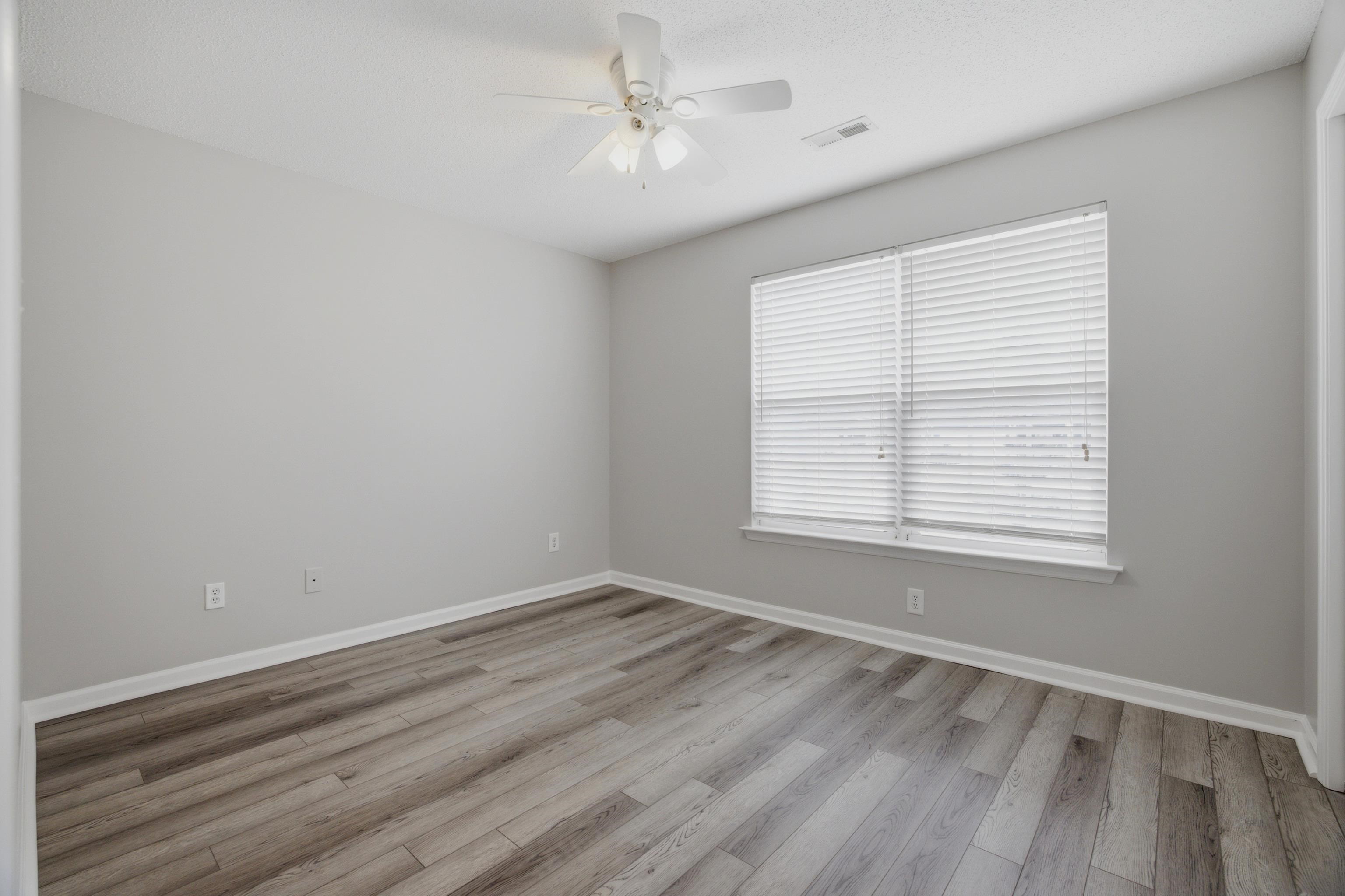 2707 Woodcreek Ln. Property Photo 22