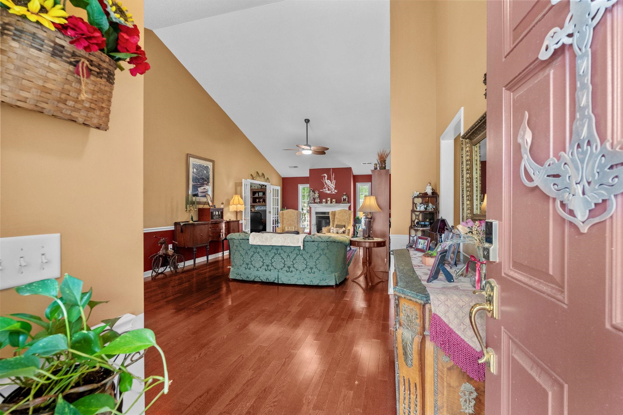 420 Westham Dr. Property Photo 11