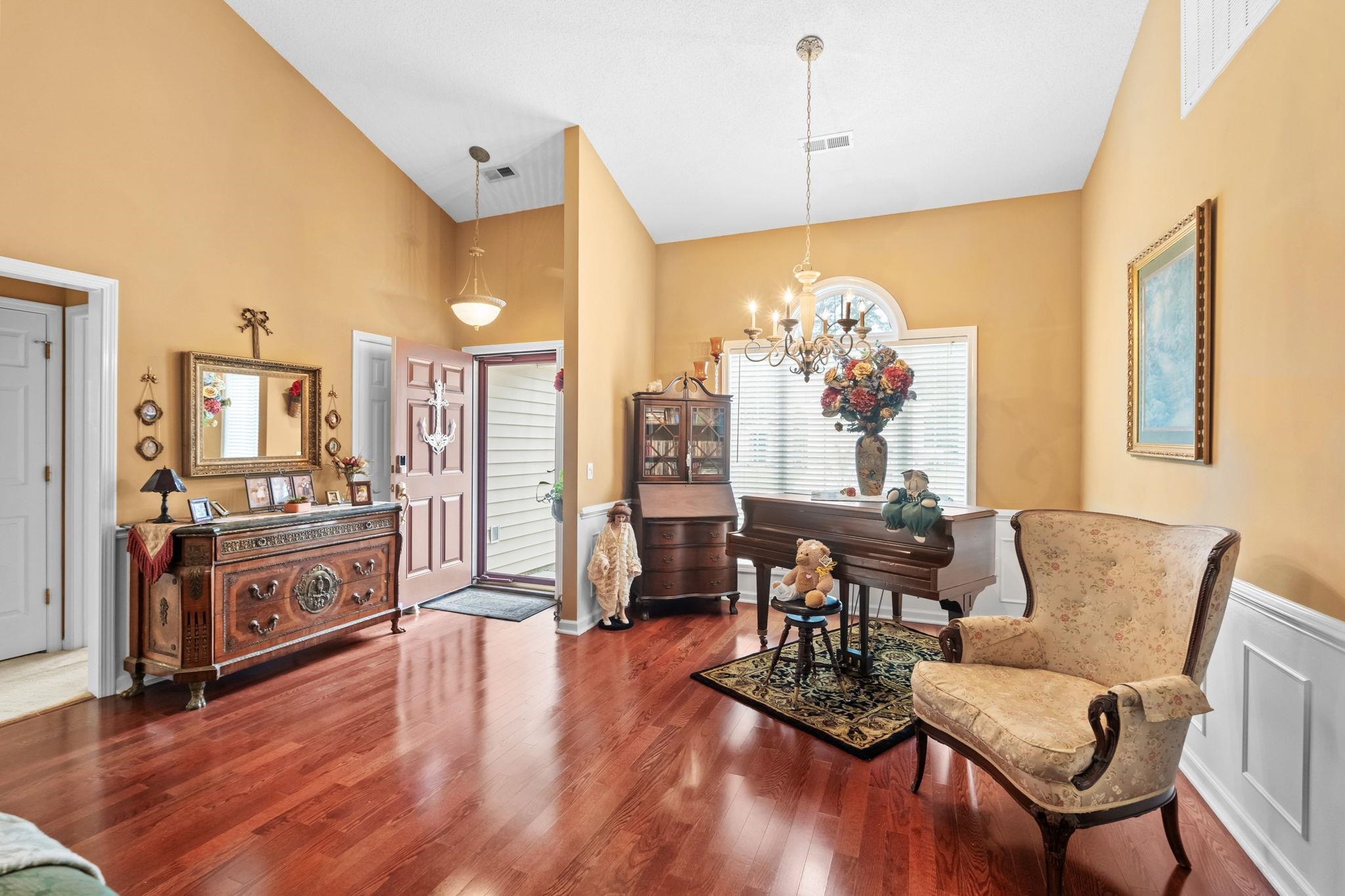 420 Westham Dr. Property Photo 13