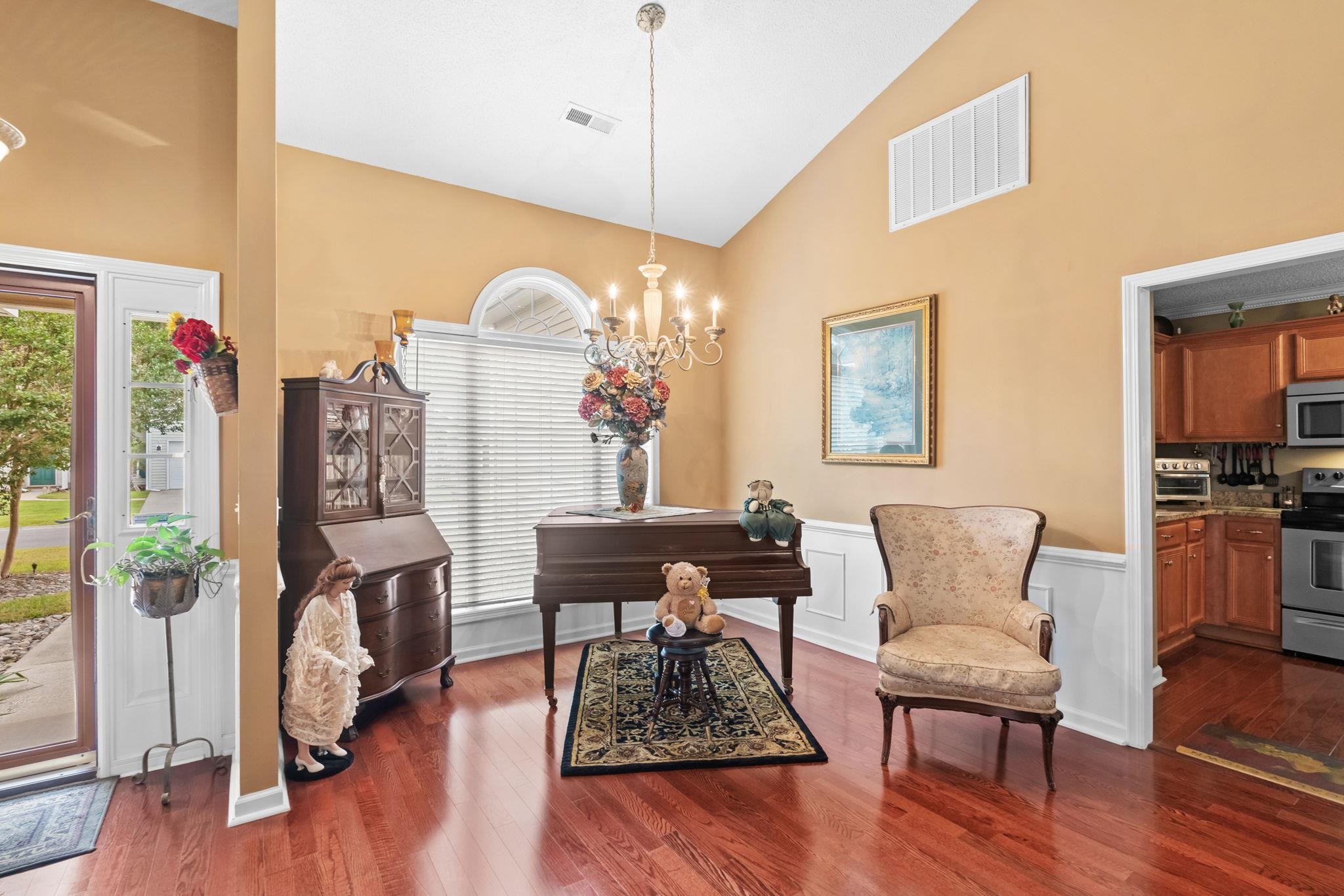 420 Westham Dr. Property Photo 15