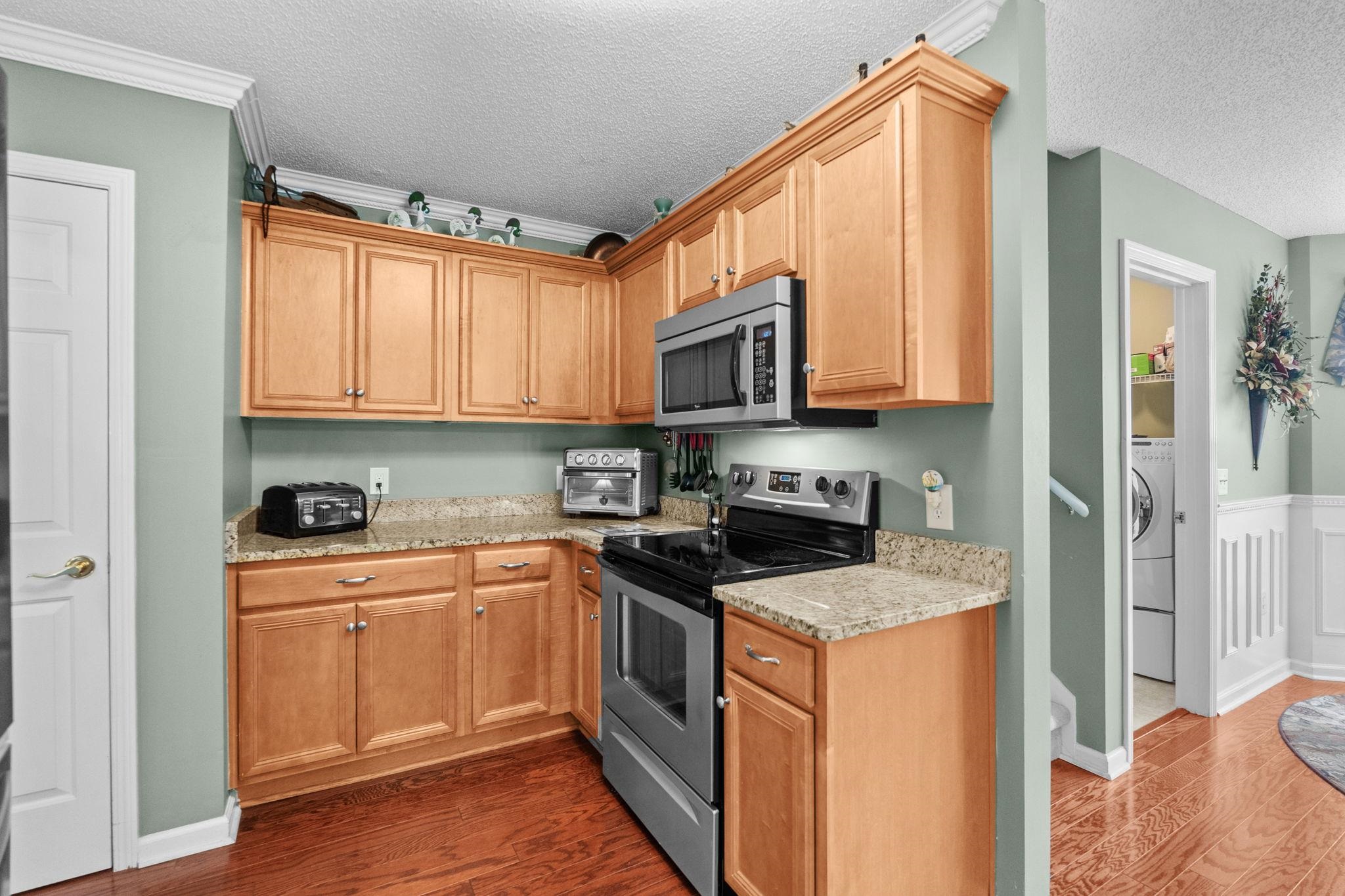 420 Westham Dr. Property Photo 28