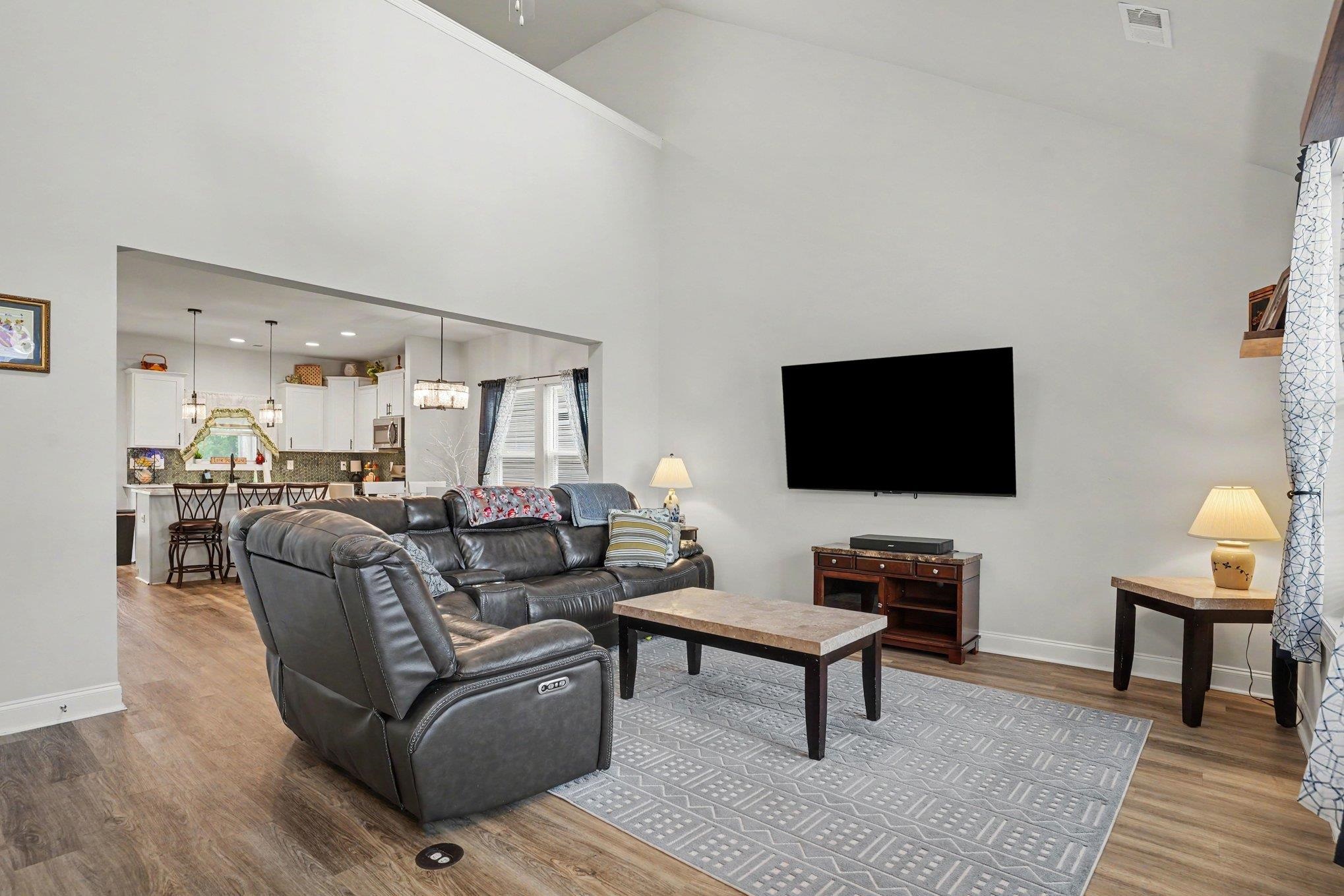 2449 Campton Loop Property Photo 8