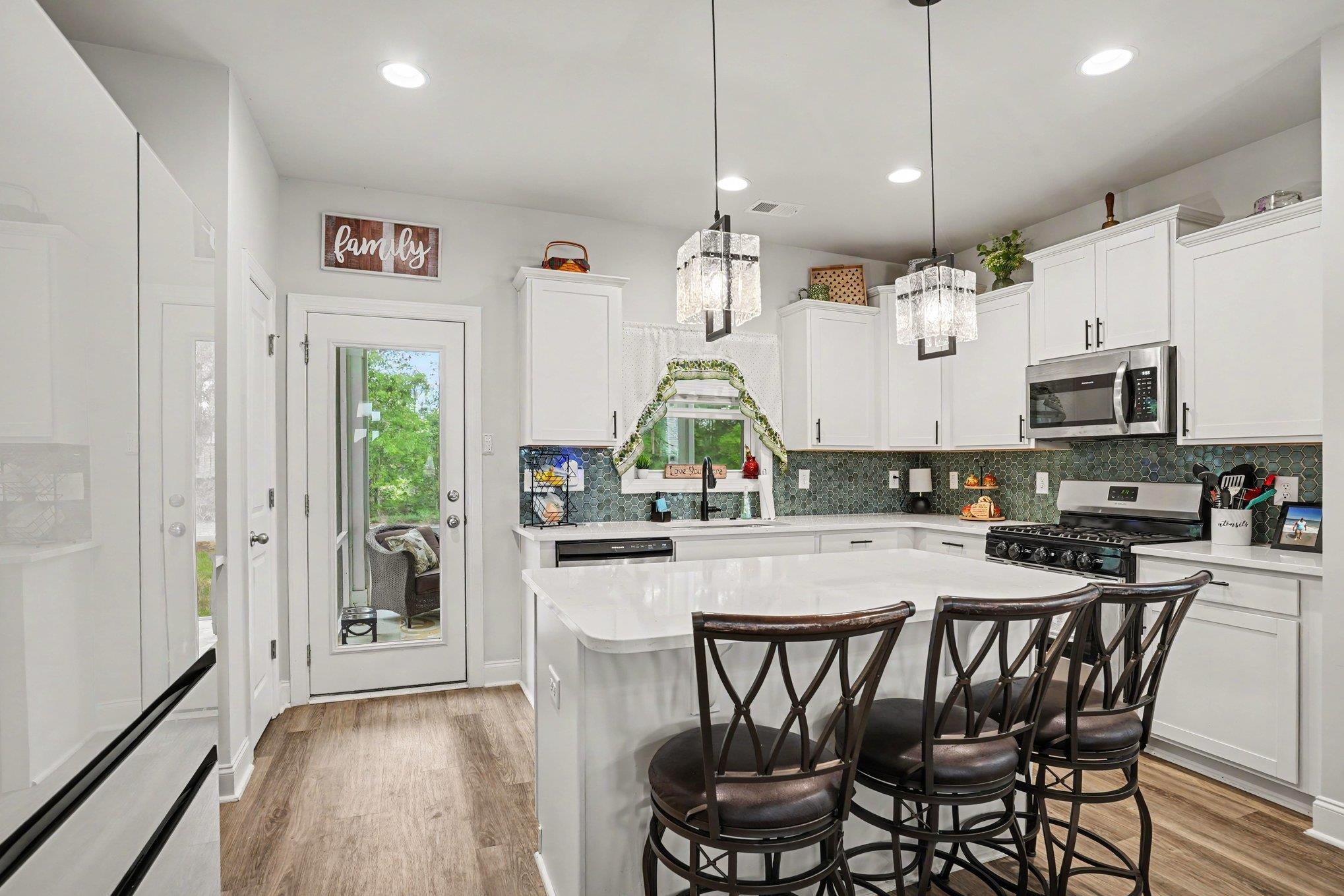 2449 Campton Loop Property Photo 13
