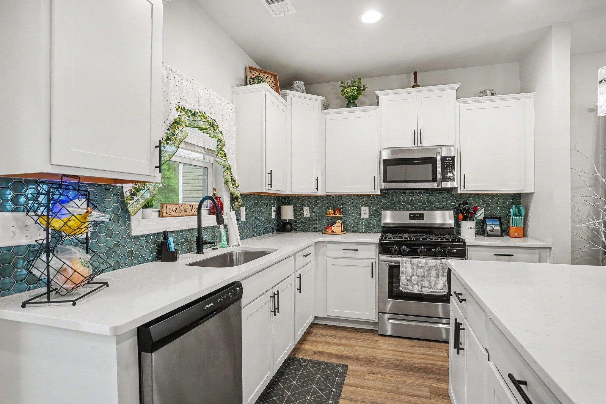 2449 Campton Loop Property Photo 14