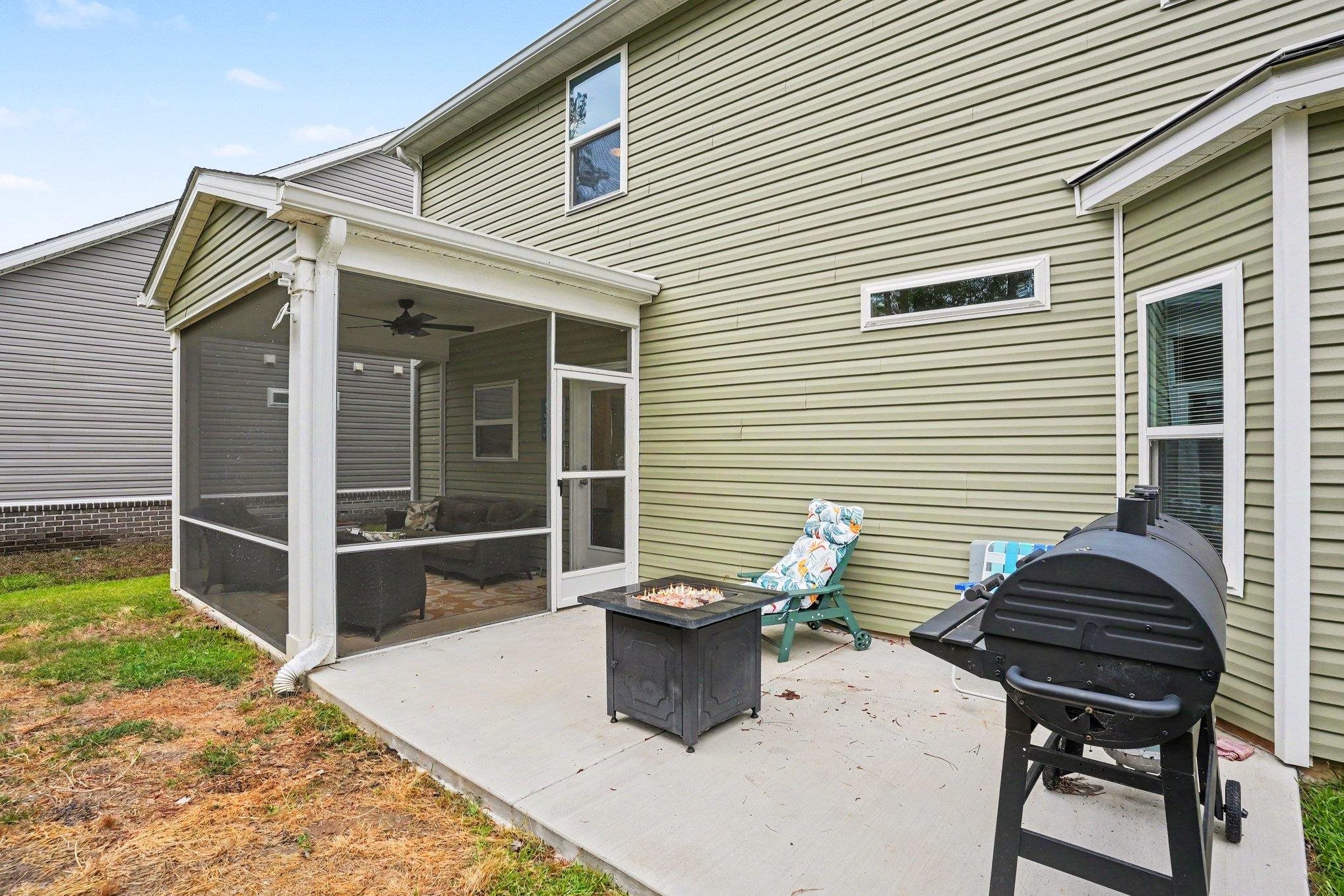 2449 Campton Loop Property Photo 33