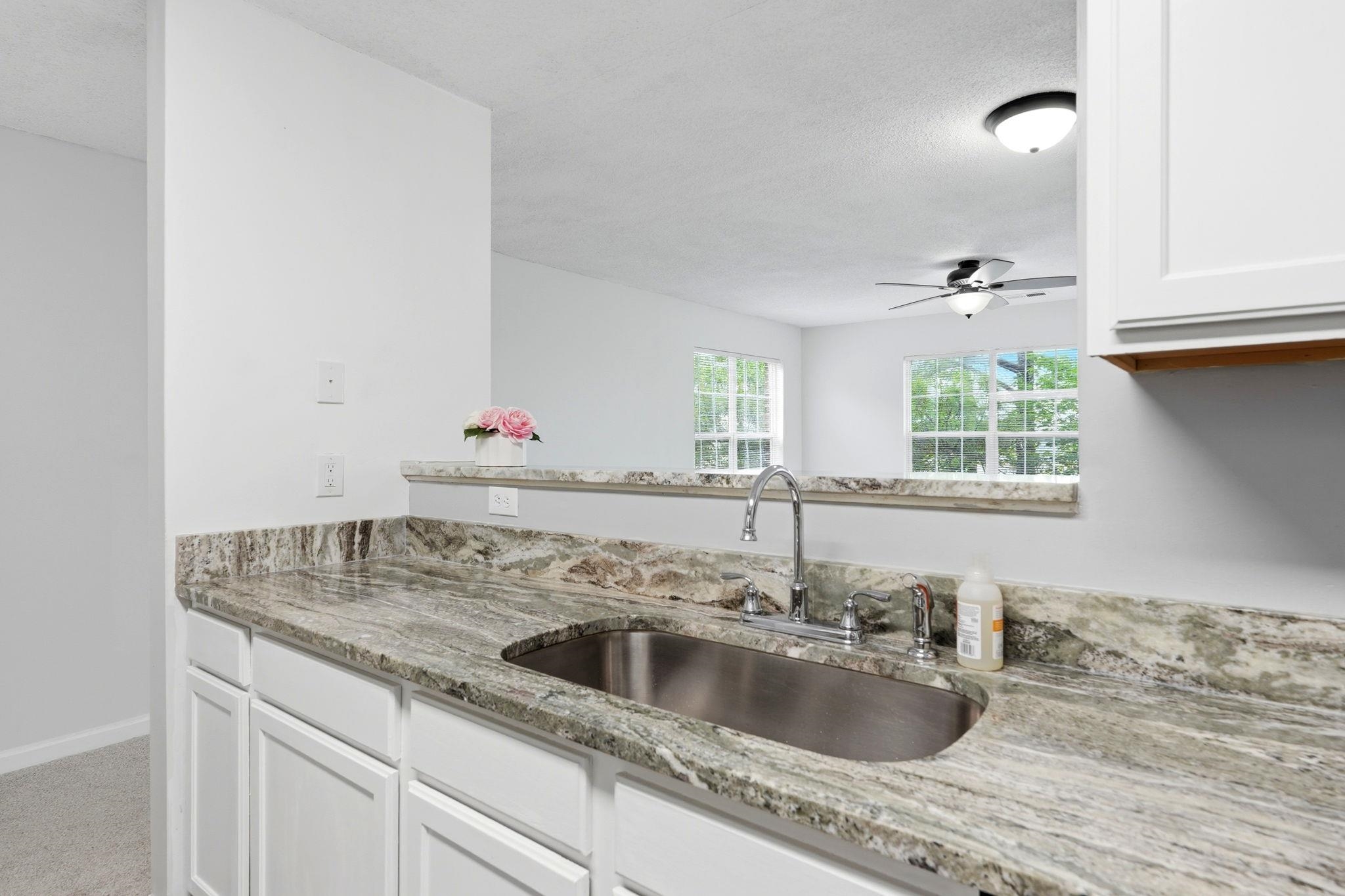 4243 Villas Dr. Property Photo 4