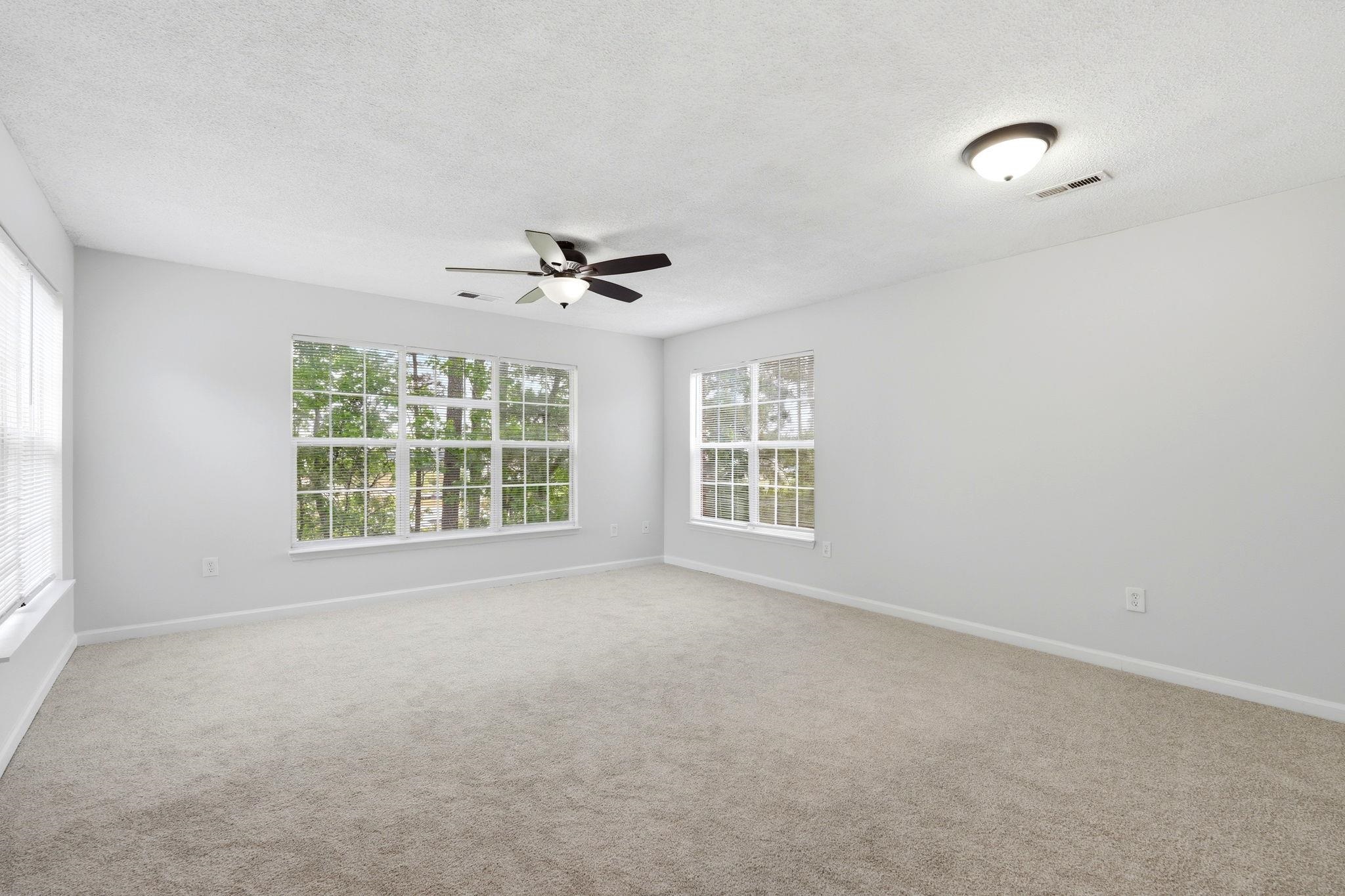 4243 Villas Dr. Property Photo 6