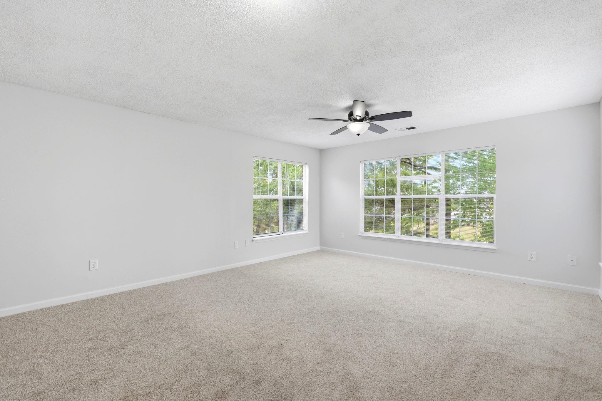 4243 Villas Dr. Property Photo 7