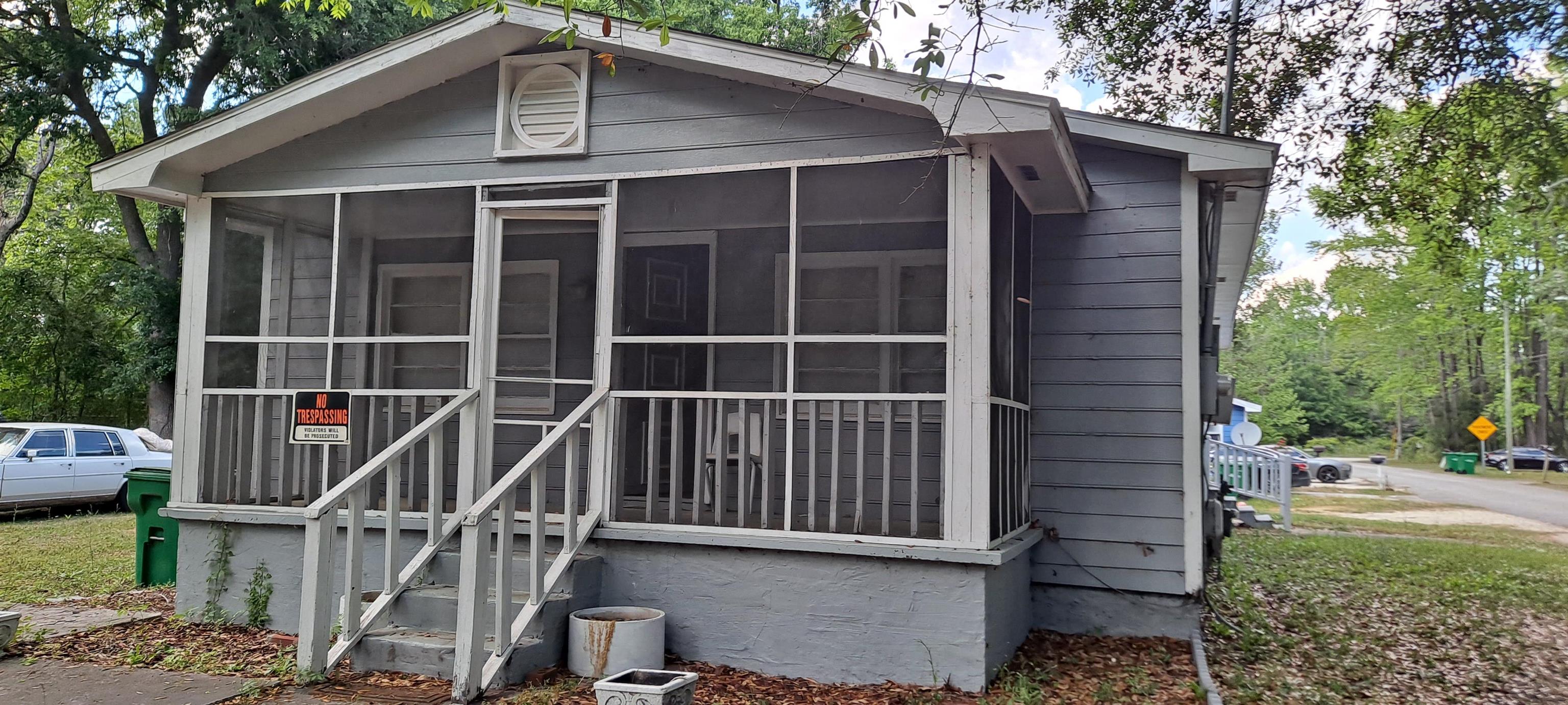 2402 Winyah St. Property Photo 1