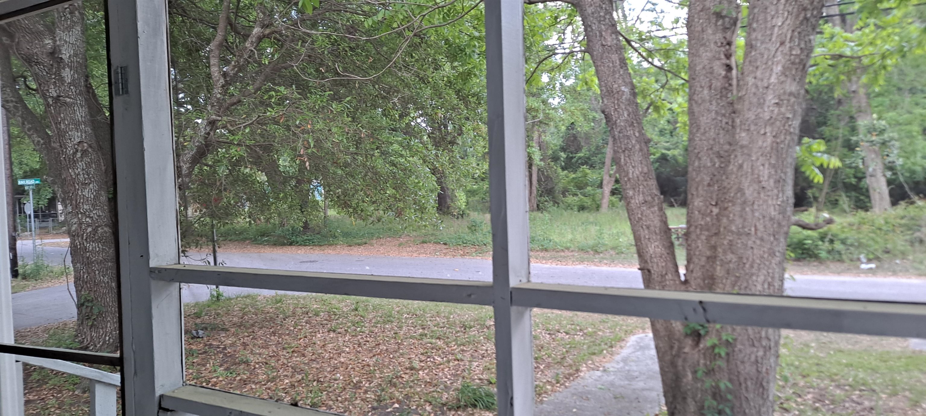 2402 Winyah St. Property Photo 4