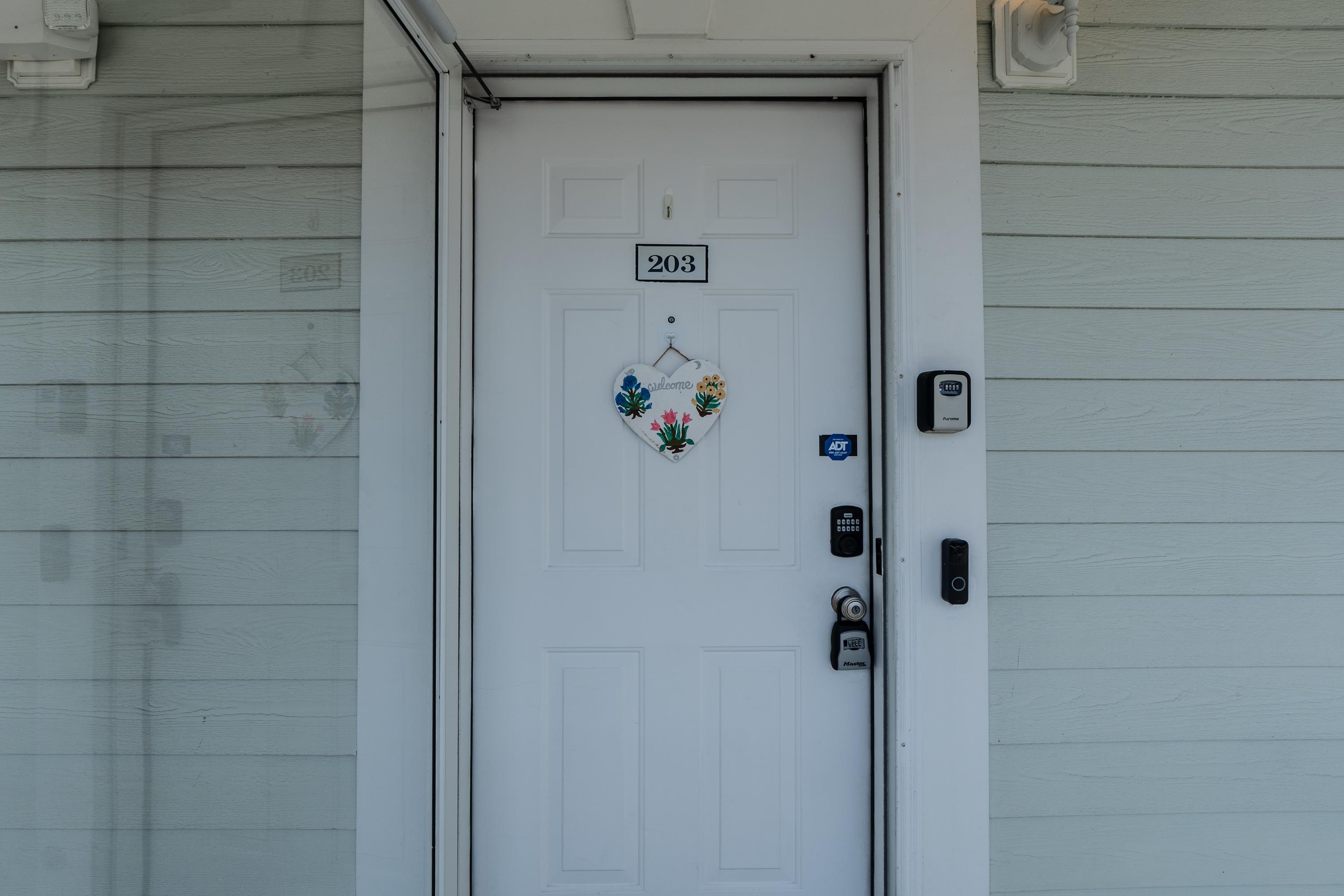 4879 Dahlia Ct. Property Photo 2