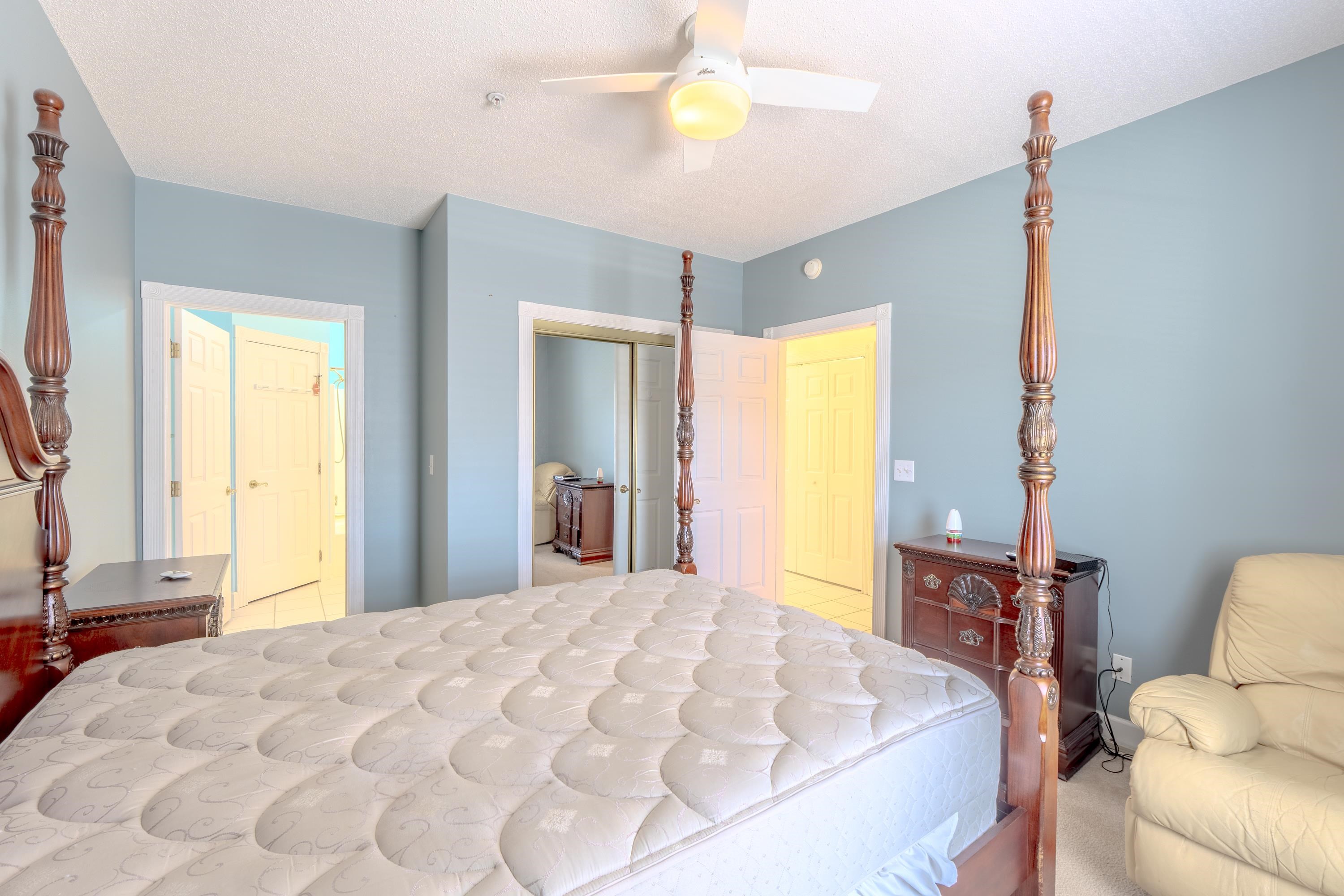 4879 Dahlia Ct. Property Photo 4