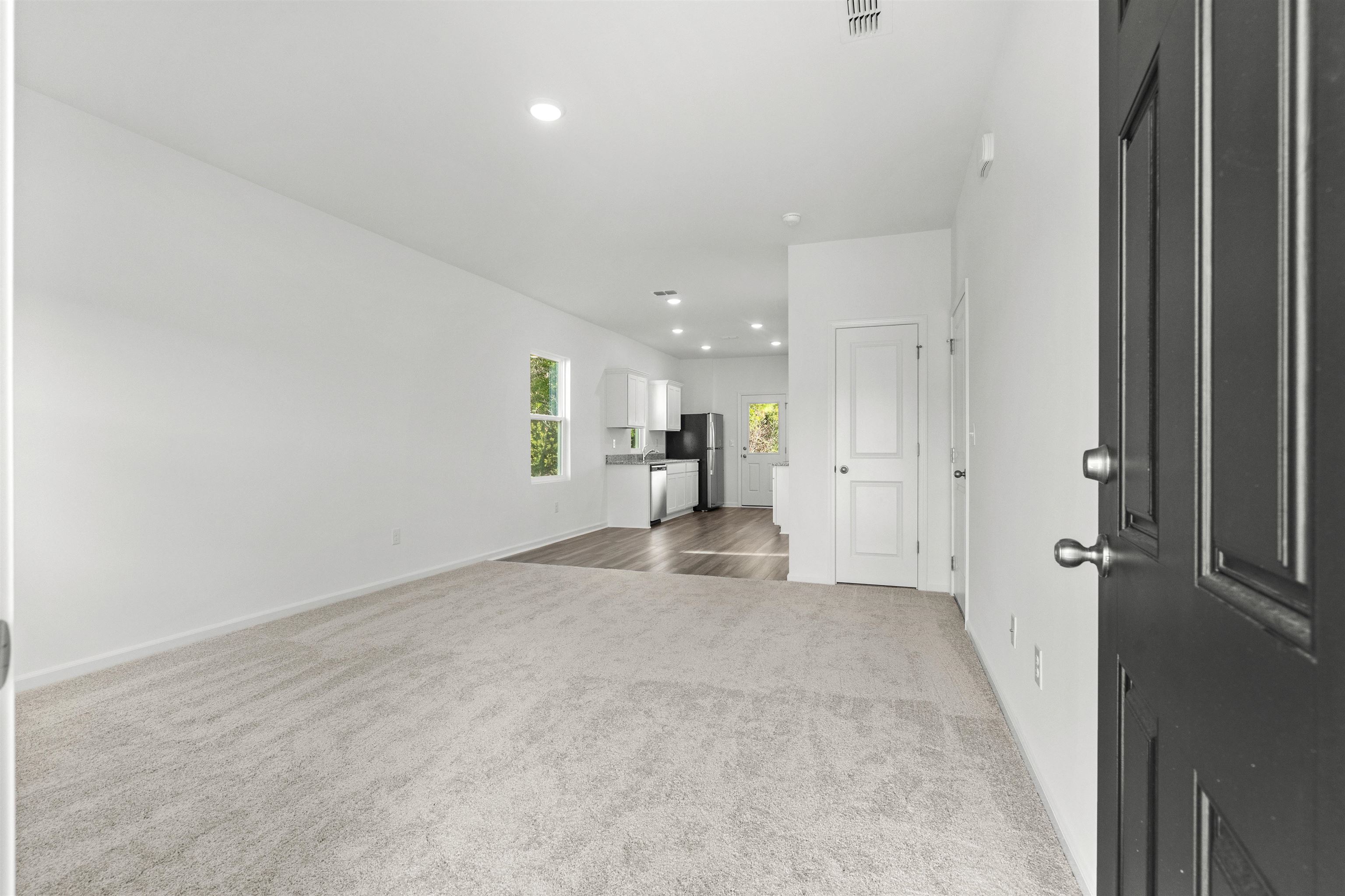 554 Silver Pidgeon St Property Photo 12