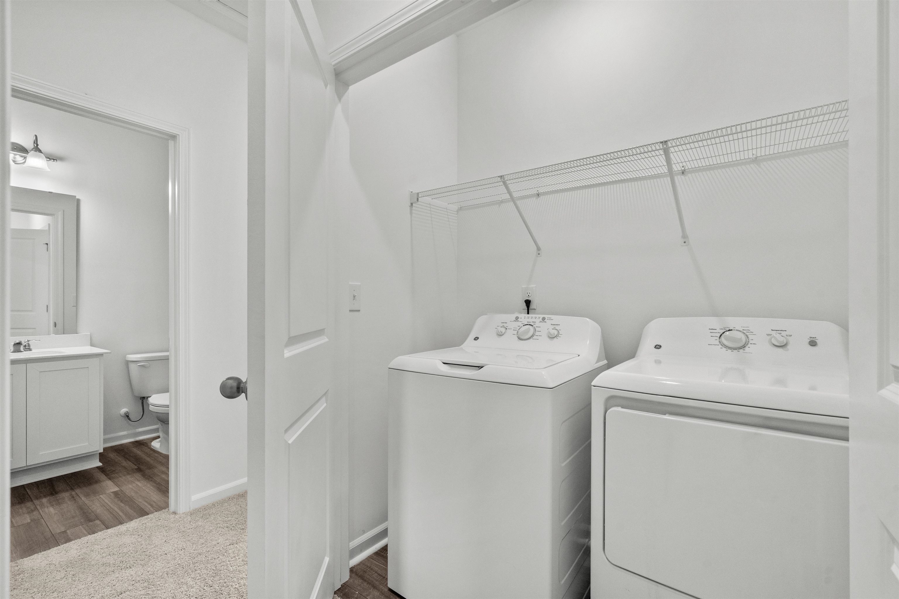 555 Silver Pidgeon St Property Photo 11