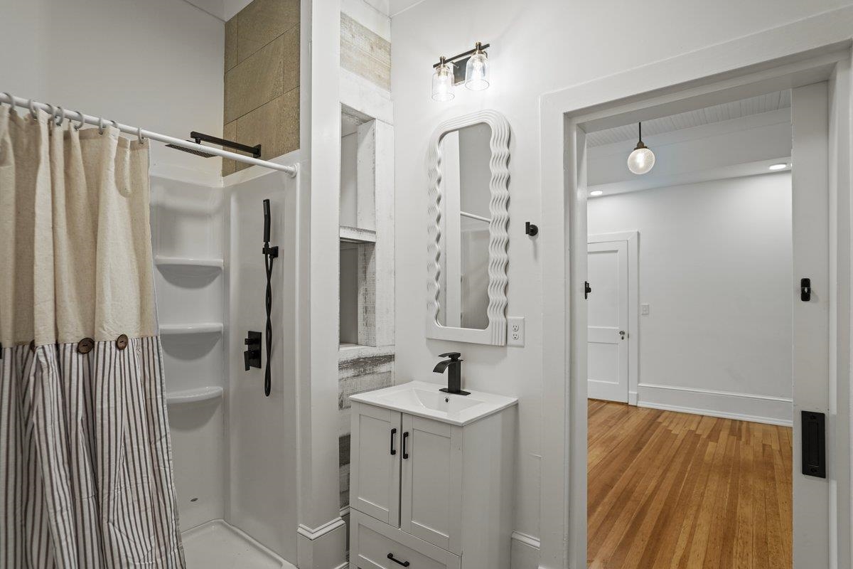 321 N Park St. Property Photo 10